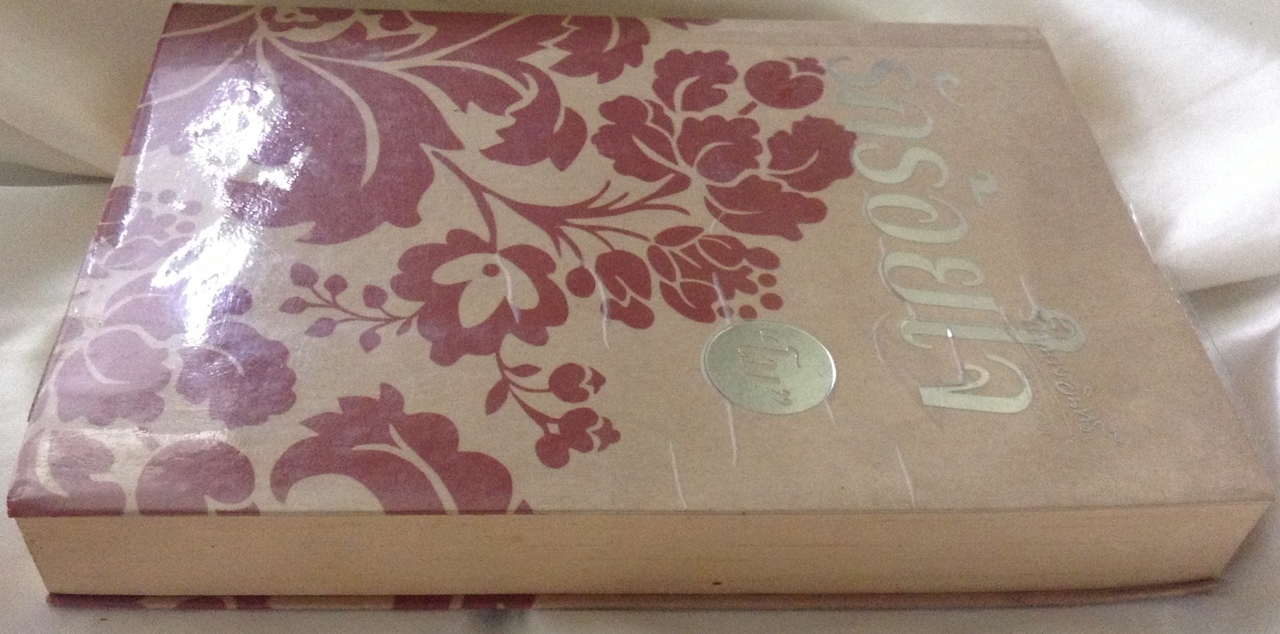 รักร้อยใจ พิมพ์ครั้งแรก ก.พ. 49 โม ราคา 176