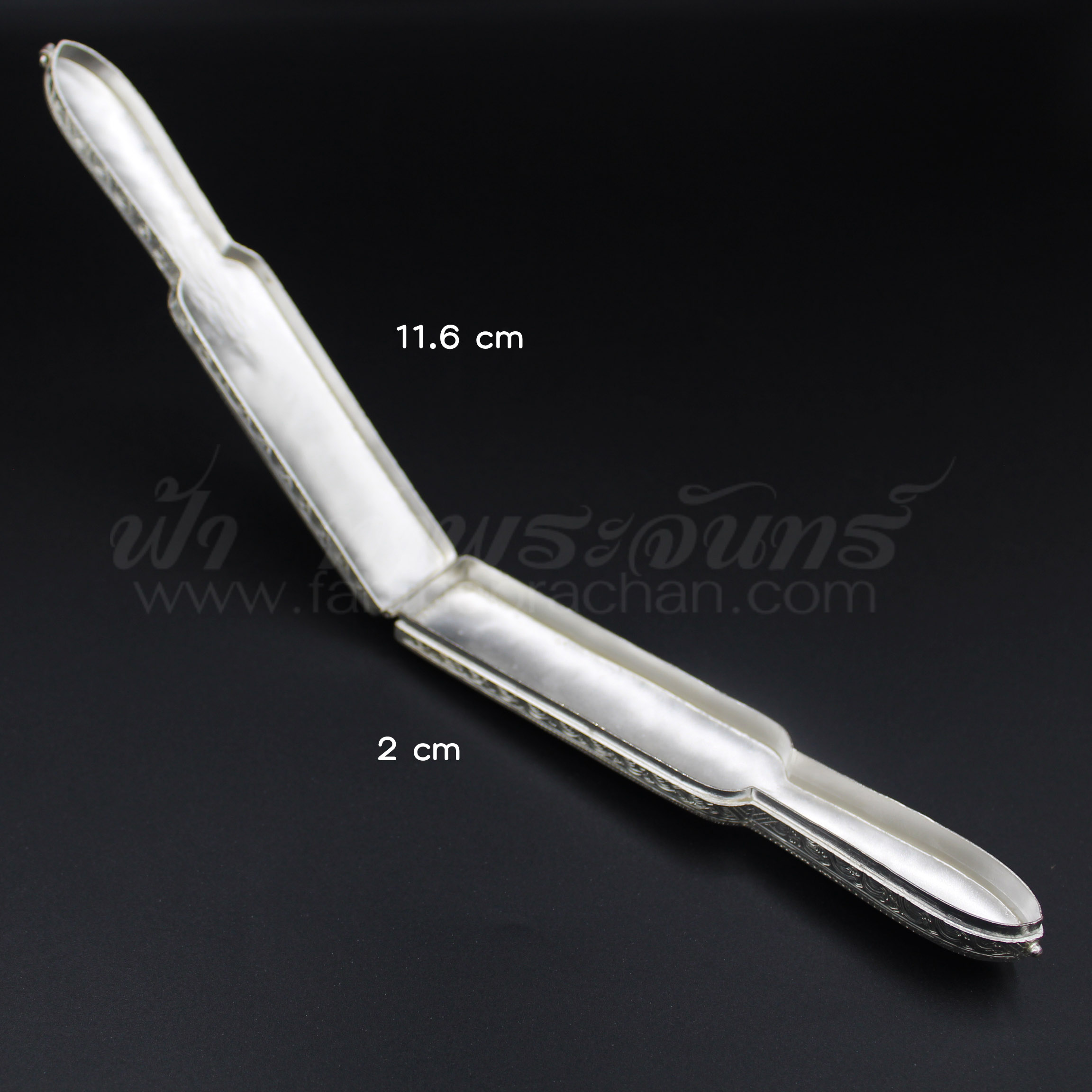 ตลับใส่มีดหลวงพ่อเดิม ทึบเงินแกะลาย 92.5%