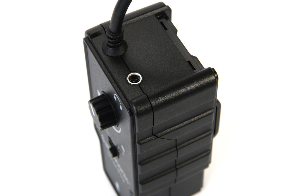 Saramonic SmartRig Audio Adapter with Sound Level Control for iPhone