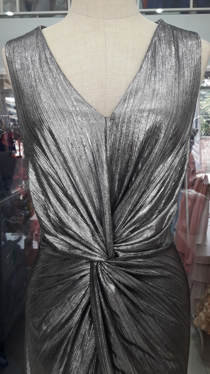 (PRE-LOVED) ยาวสีเทาแขนกุดเมทัลลิค (M) มือ2