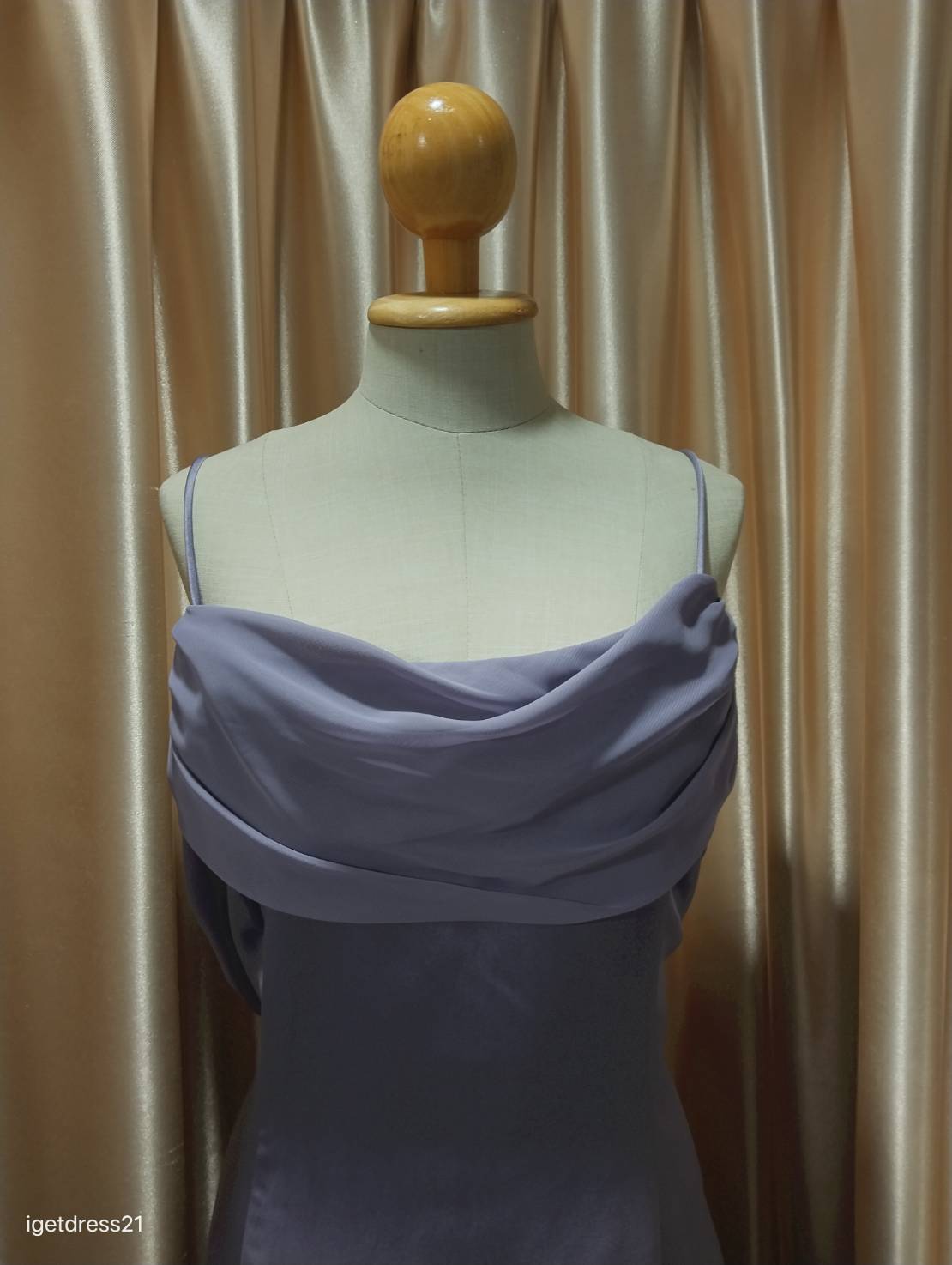 (PRE-LOVED) ชุดราตรียาวสายคู่ สีม่วง XL