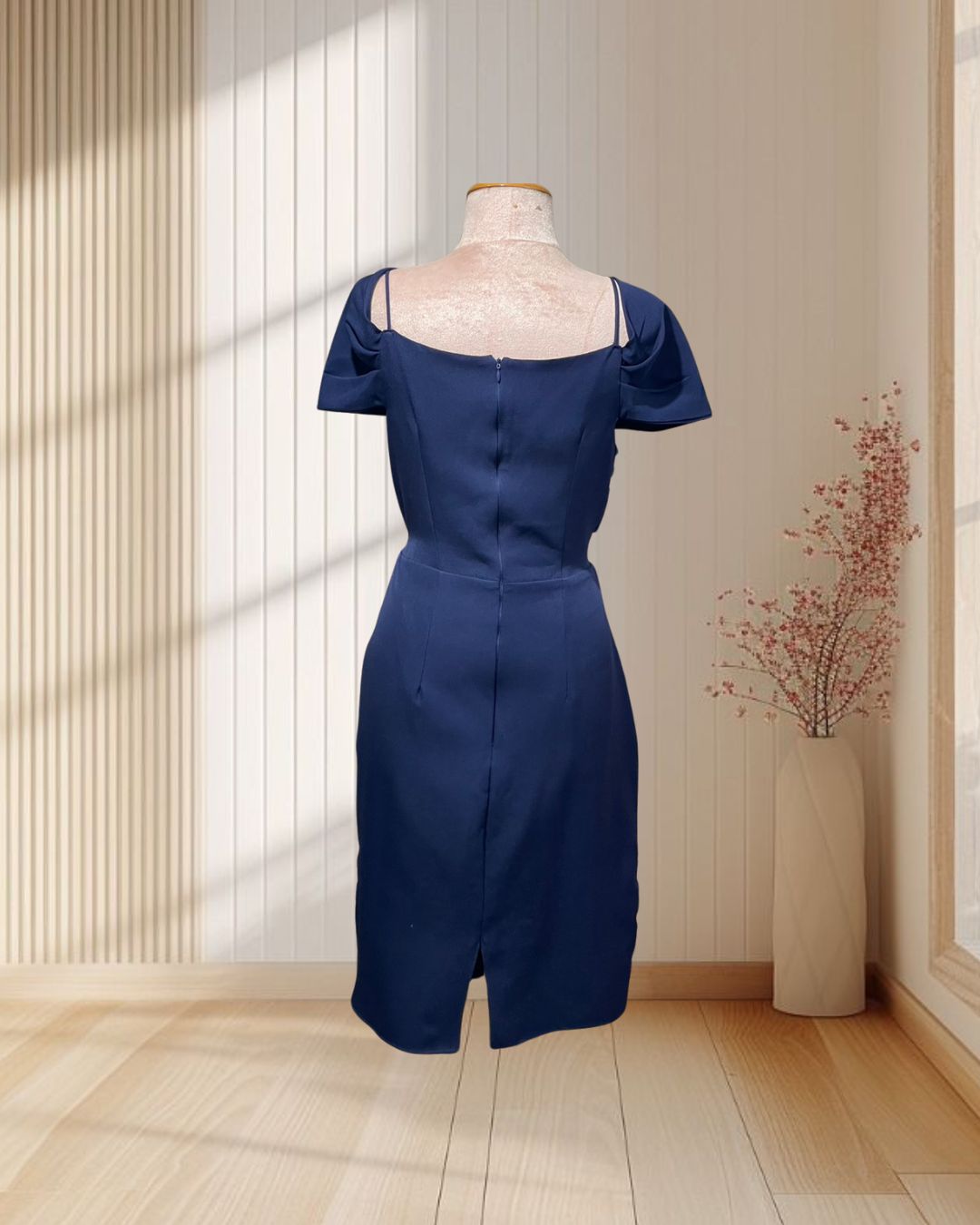 (PRE-LOVED) ราตรีสั้นสีกรมสายเดี่ยวรวบโบว์2ชั้น อ้อมแขนผ้าบาบี้ XL