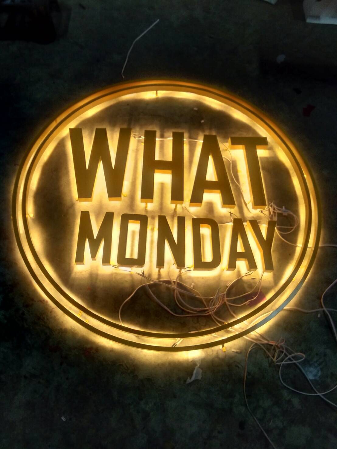 ป้ายไฟอ่างทอง ป้ายโลหะติดไฟออกหลัง #WHATMONDAY