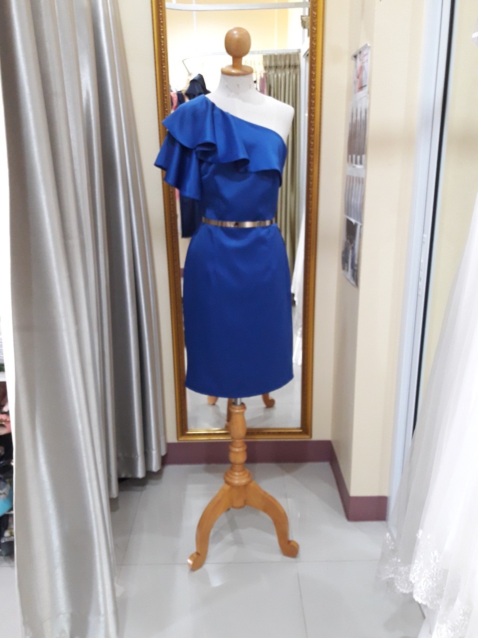 ราตรีสั้นสีน้ำเงินบ่าเบี่ยงระบาย(M)