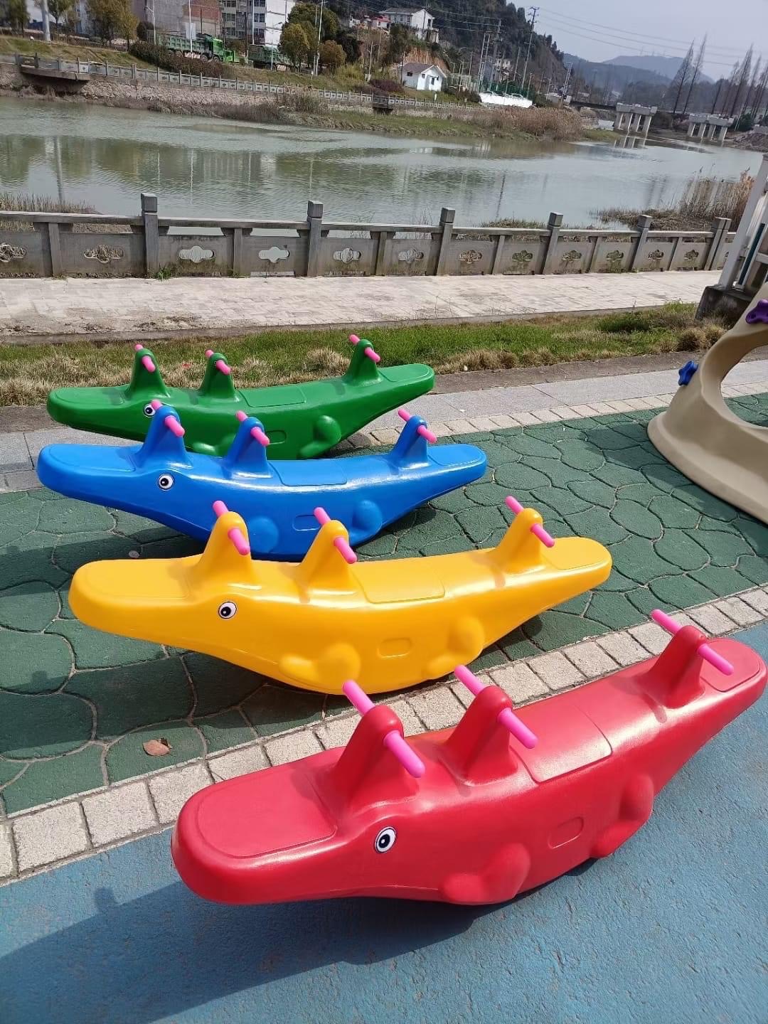 จระเข้โยกเยก 3 ที่นั่ง