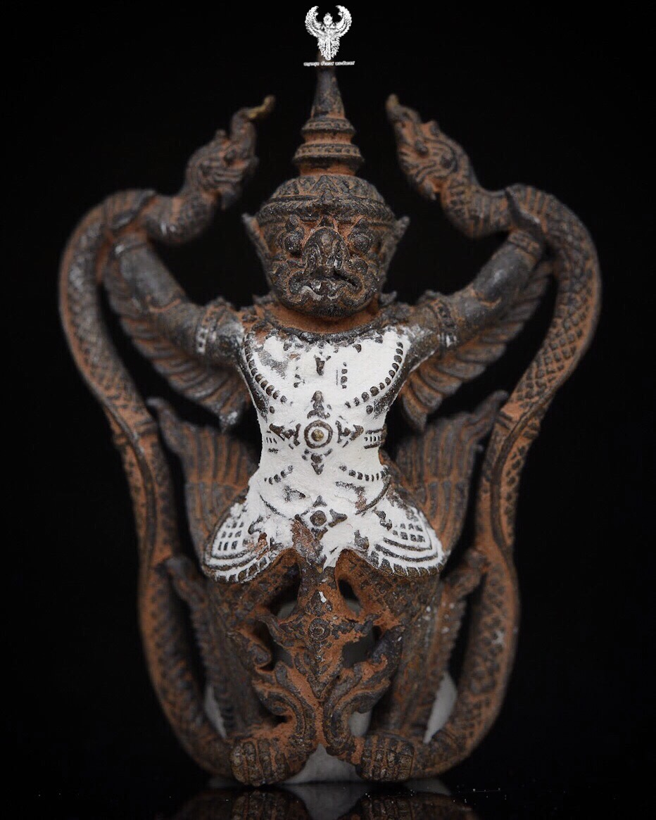 พญาครุฑ หลวงปู่เช้า วัดห้วยลำใย นครสวรรค์ เนื้อนวะเทดินไทย
