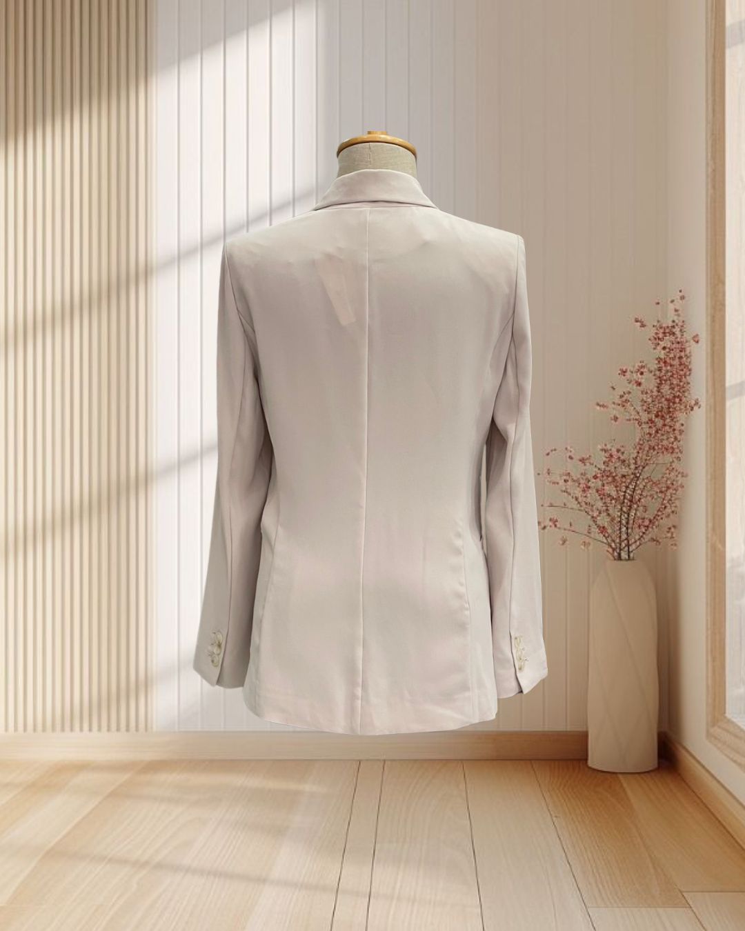 สูทผู้หญิง สีครีม กระดุมคู่ 6 ตัว ไซส์ L