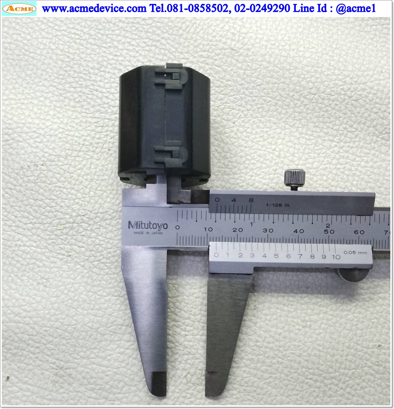 Ferrite Clamp Tokin รุ่น ESD-SR-25, Dia 13 mm., ขนาด 29 mm x 33 mm.