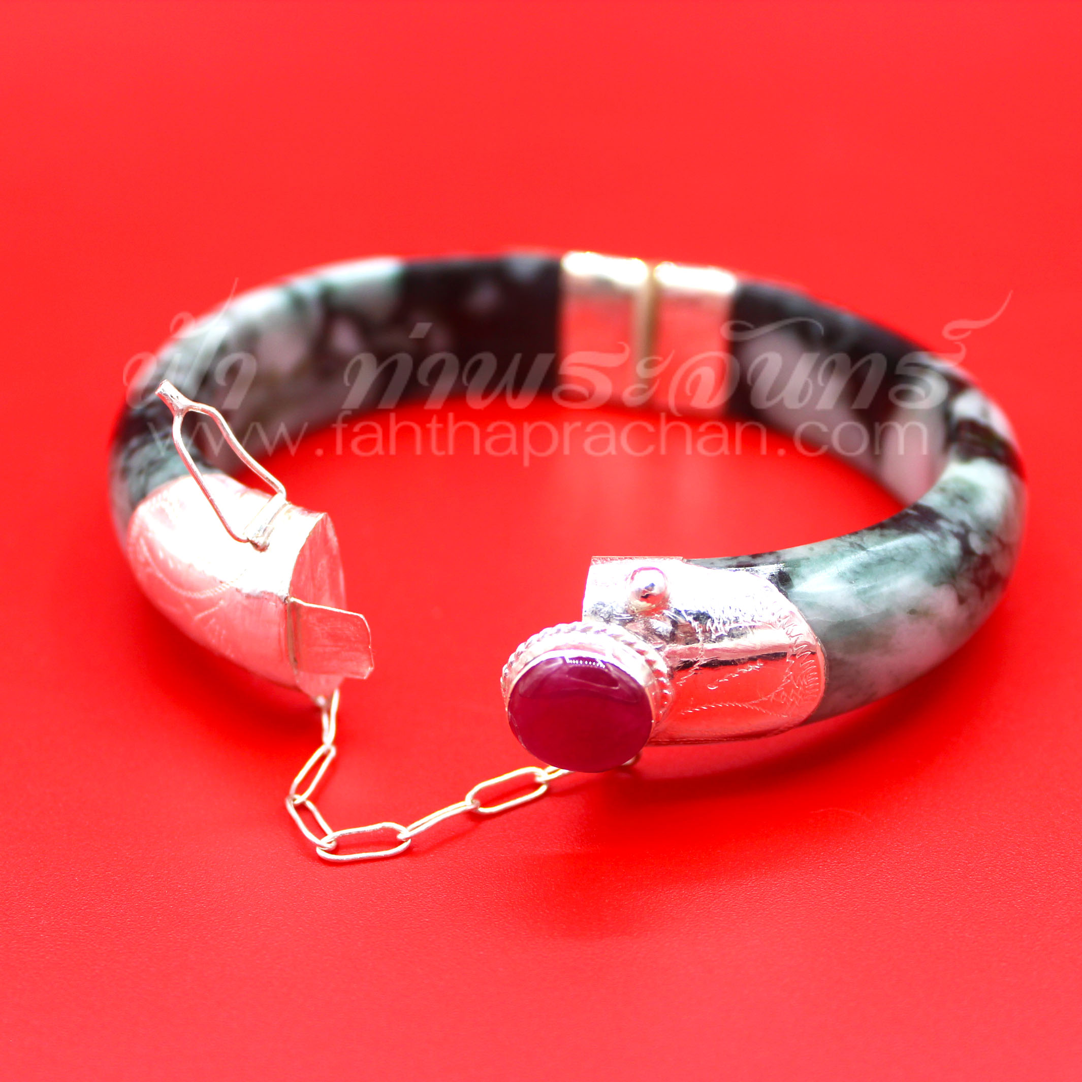 กำไลข้อมือหยกหุ้มเงินแท้ 92.5% หัวฝังพลอยทับทิม