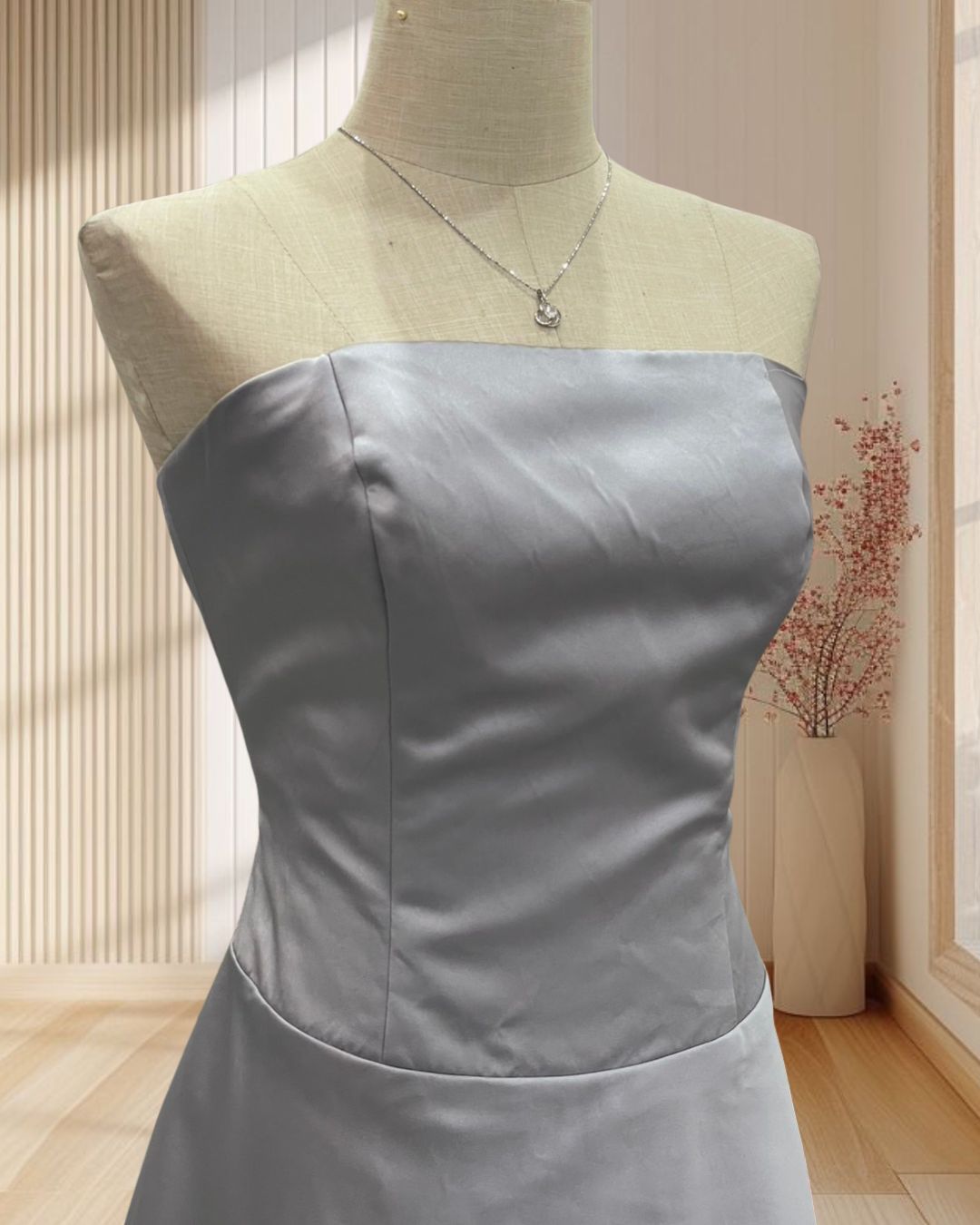 ราตรีสั้น สีเทา เกาะอก กระโปรงบาน ผ้าไหมเทียม ไซส์ L