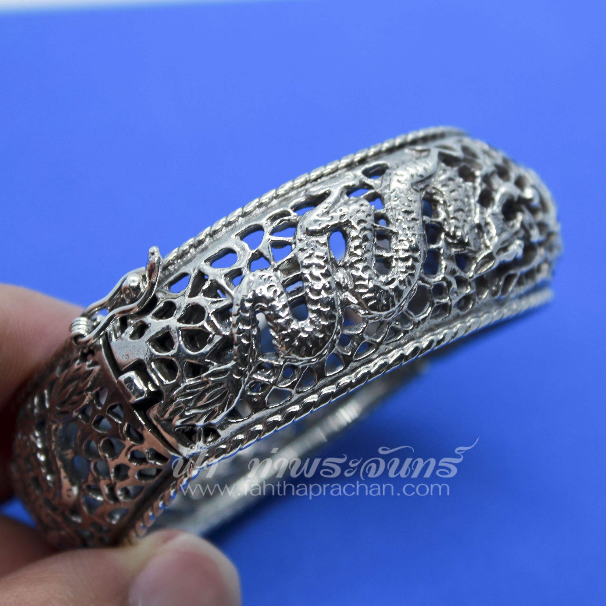 กำไลข้อมือเงินแท้ ลายฉลุ มังกร รมดำ