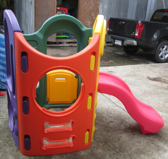 ปีนป่ายกระดานลื่น