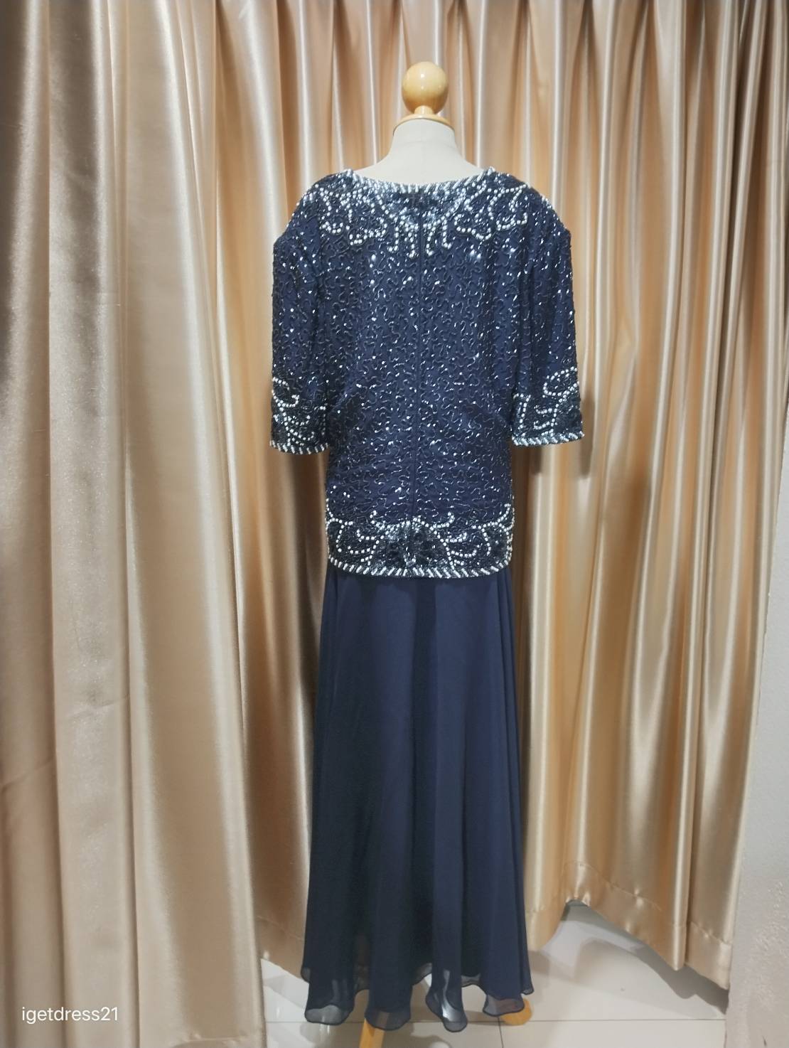 (PRE-LOVED) ชุดราตรียาวแม่งานเลื่อมมีแขน สีกรม 7XL