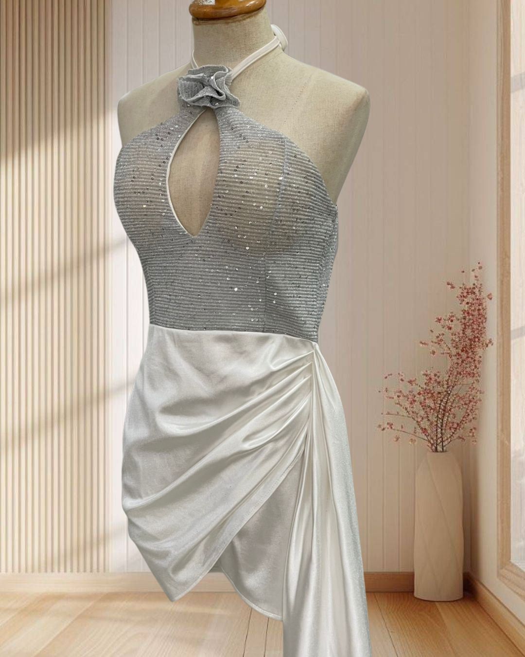 (PRE-LOVED) เดรสสั้นสีขาว แต่งผ้าสไบ ฟีลสาวเวียดนาม ไซส์ S