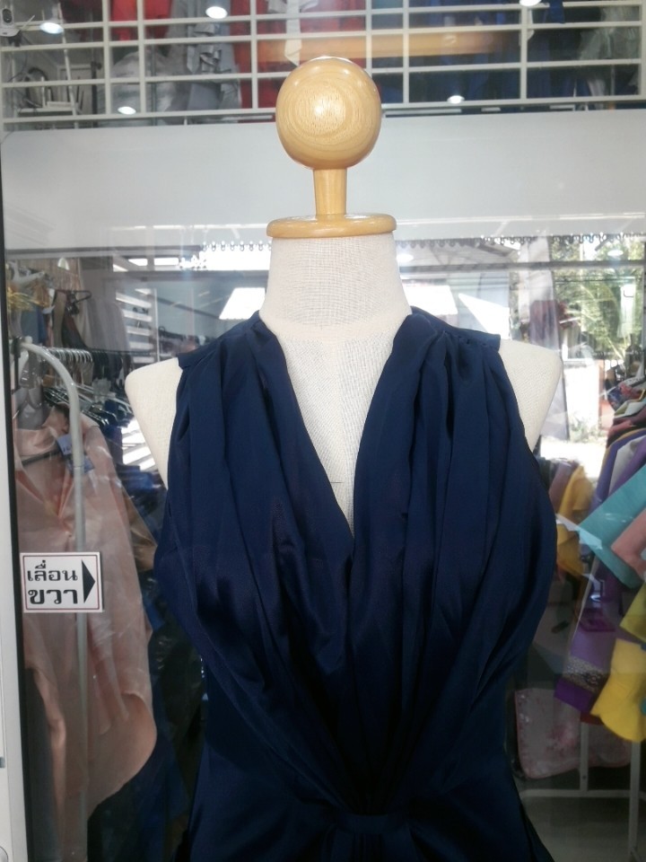 (PRE-LOVED) ยาวกรมแขนกุด (S)