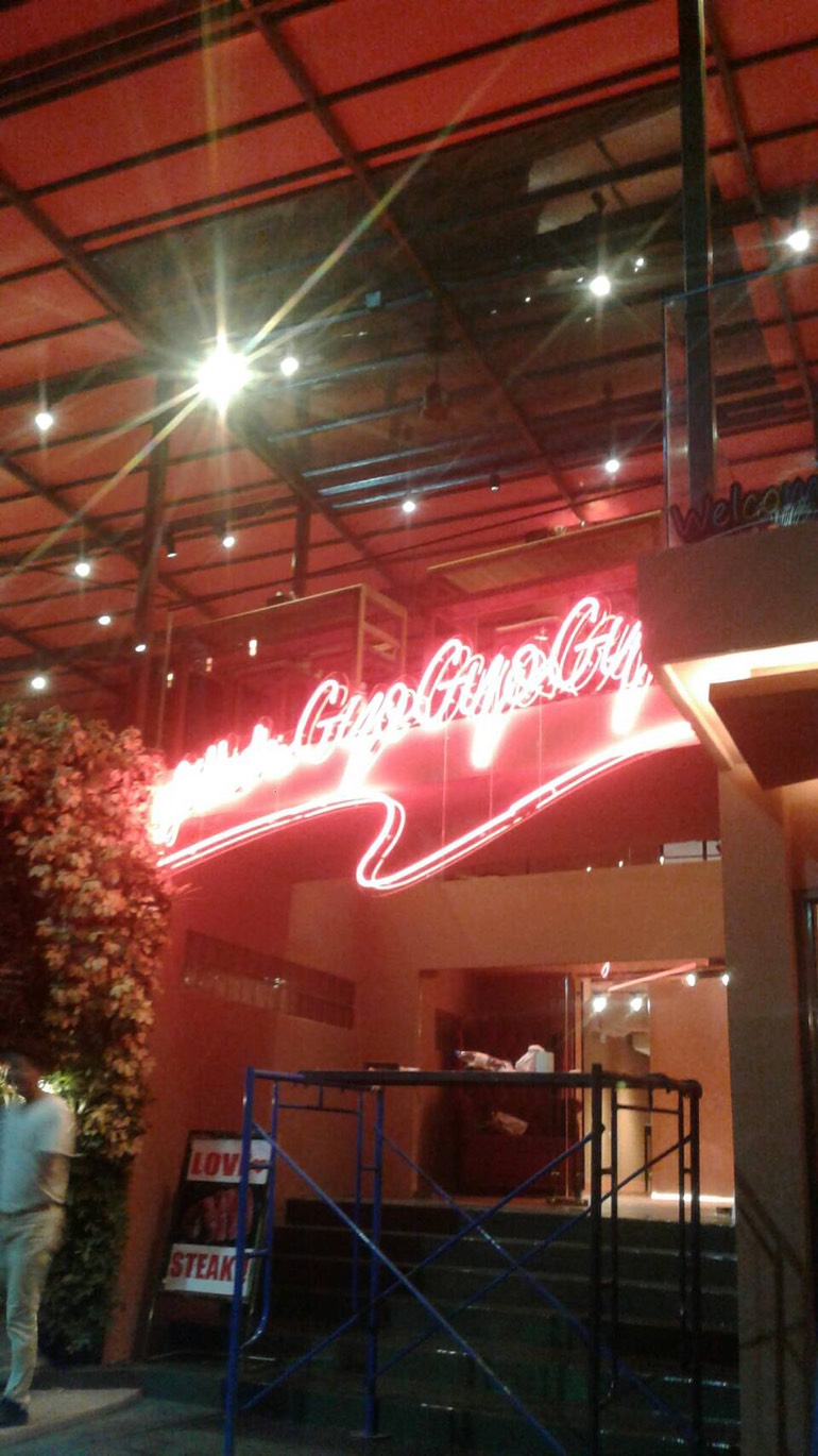 ป้ายไฟดัด #Gyo ติดตั้งป้ายพัทยา #ร้านป้ายชลบุรี #ร้านป้ายพัทยา