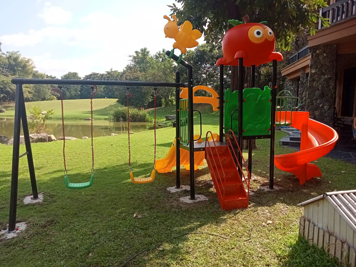 เครื่องเล่นสนาม ชุด แอปเปิ้ลพร้อมชิงช้า เครื่องเล่นเสริมความสุข