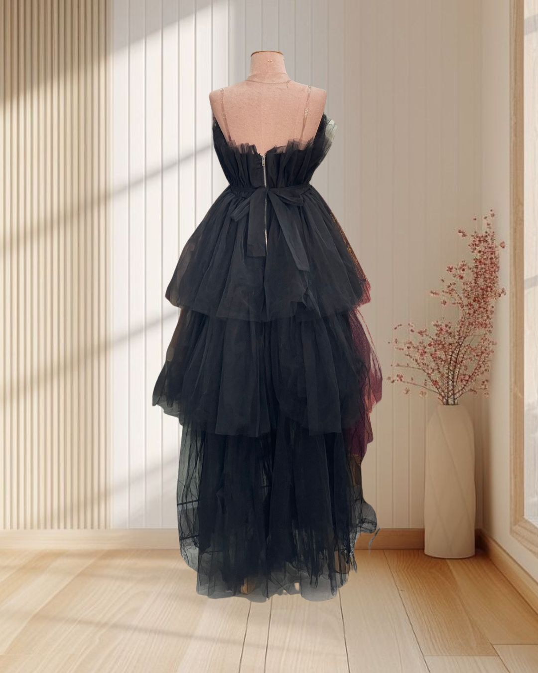 (PRE-LOVED) ราตรีสั้นสีดำ ผ้ามุ้งกระโปรงหน้าสั้น หลังยาว ไซส์ S