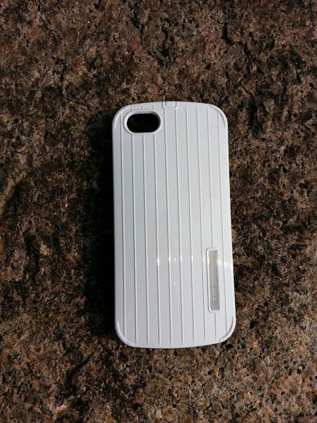 เคสฝาหลัง iPhone5/5s อลูมิเนียม ทรงอินเทรนด์ (สีขาว)
