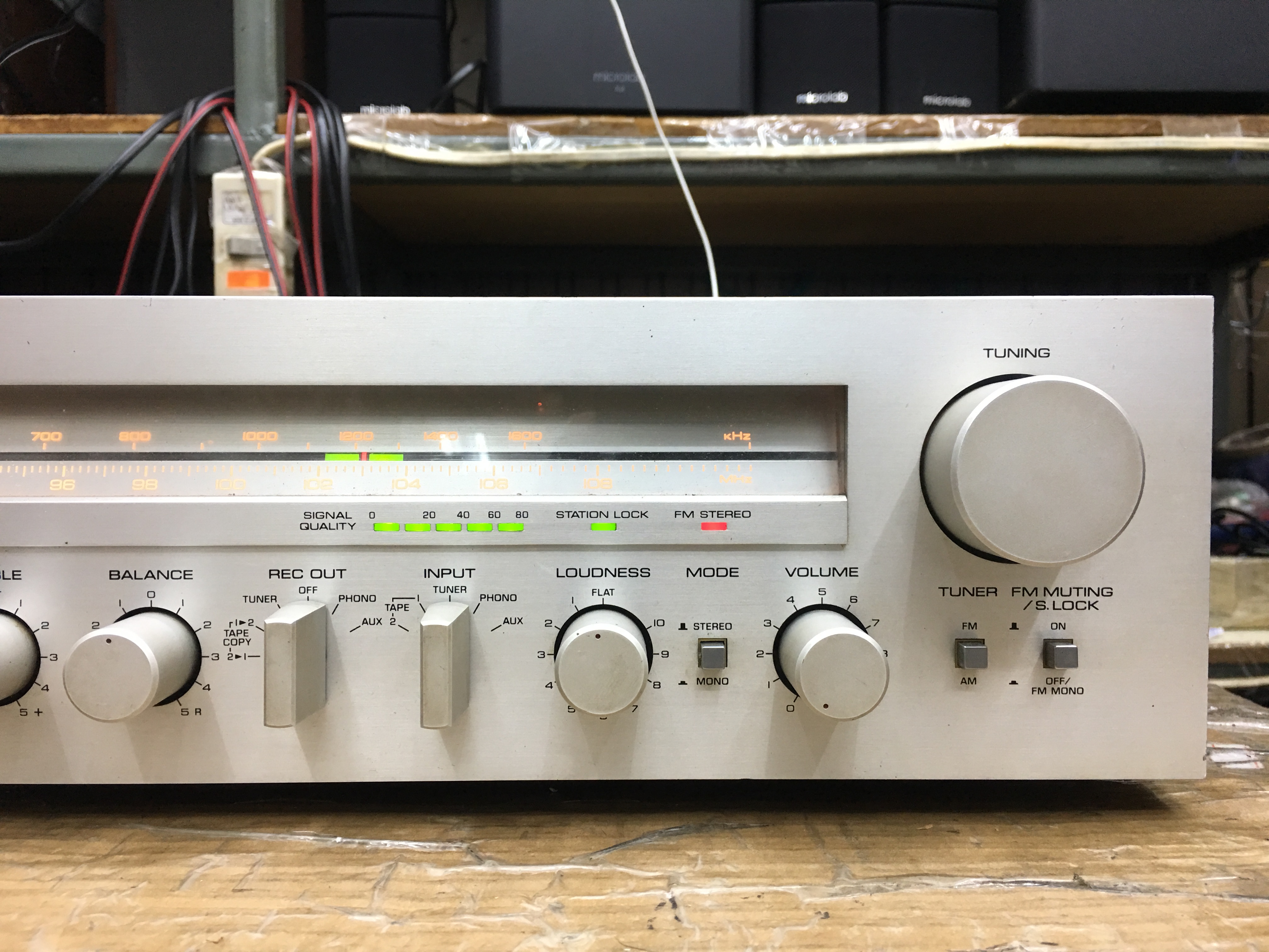 Yamaha R-500 AM/FM Stereo Receiver