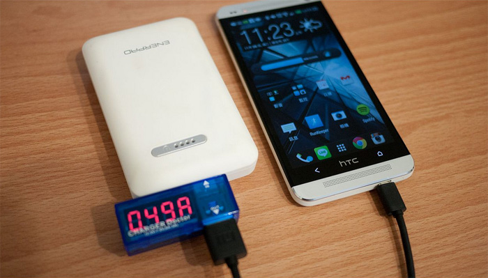 ตัววัดกระแสและแรงดันไฟฟ้าพอต USB แบบดิจิตอล (CHARGER Doctor for USB Port 3.5V - 7.0V, 0A - 3A)