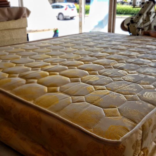 ที่นอนสปริง