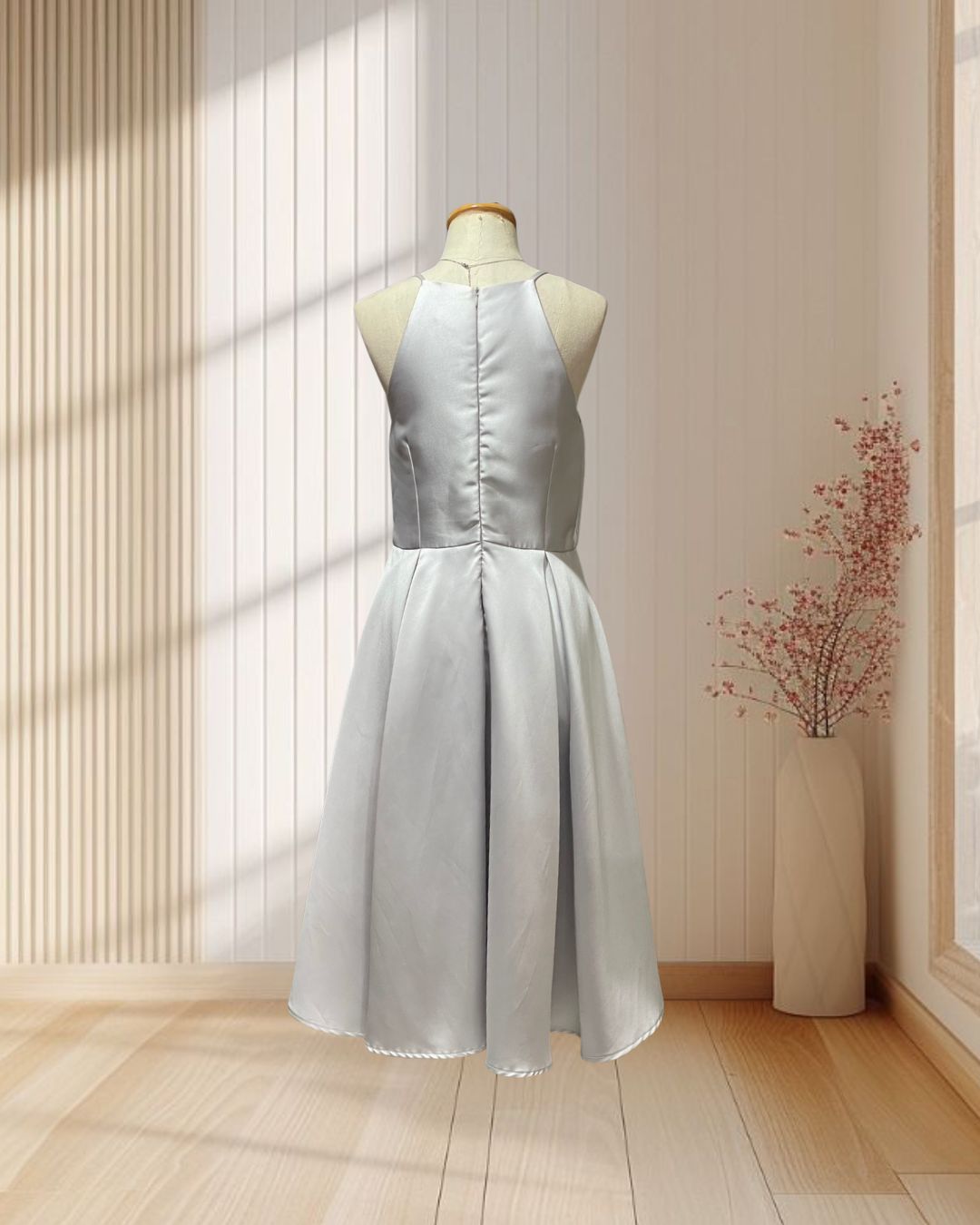 (PRE-LOVED) ชุดราตรีสั้นสีเทา(S)