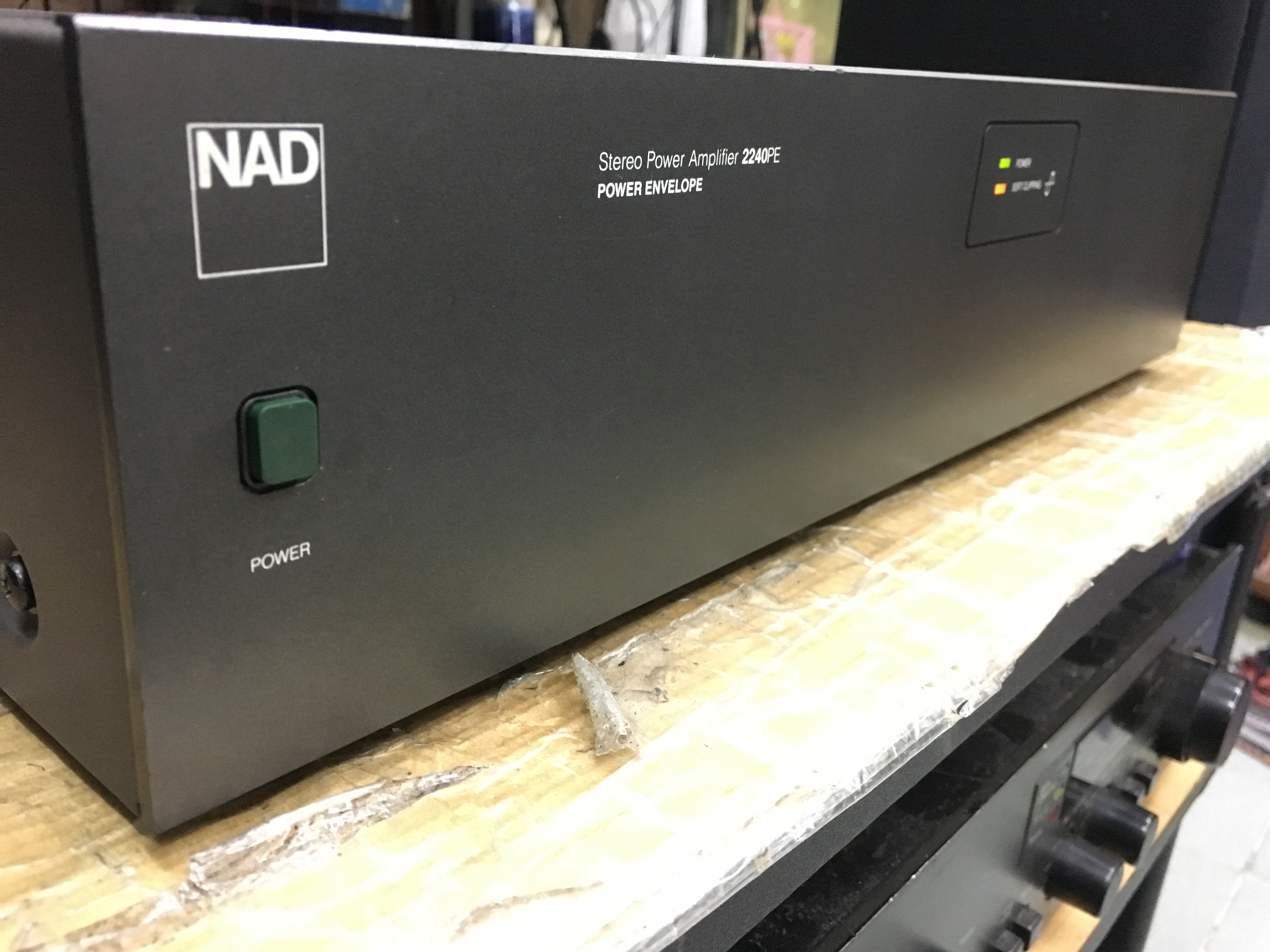 NAD 2240PE Stereo Power Amplifier