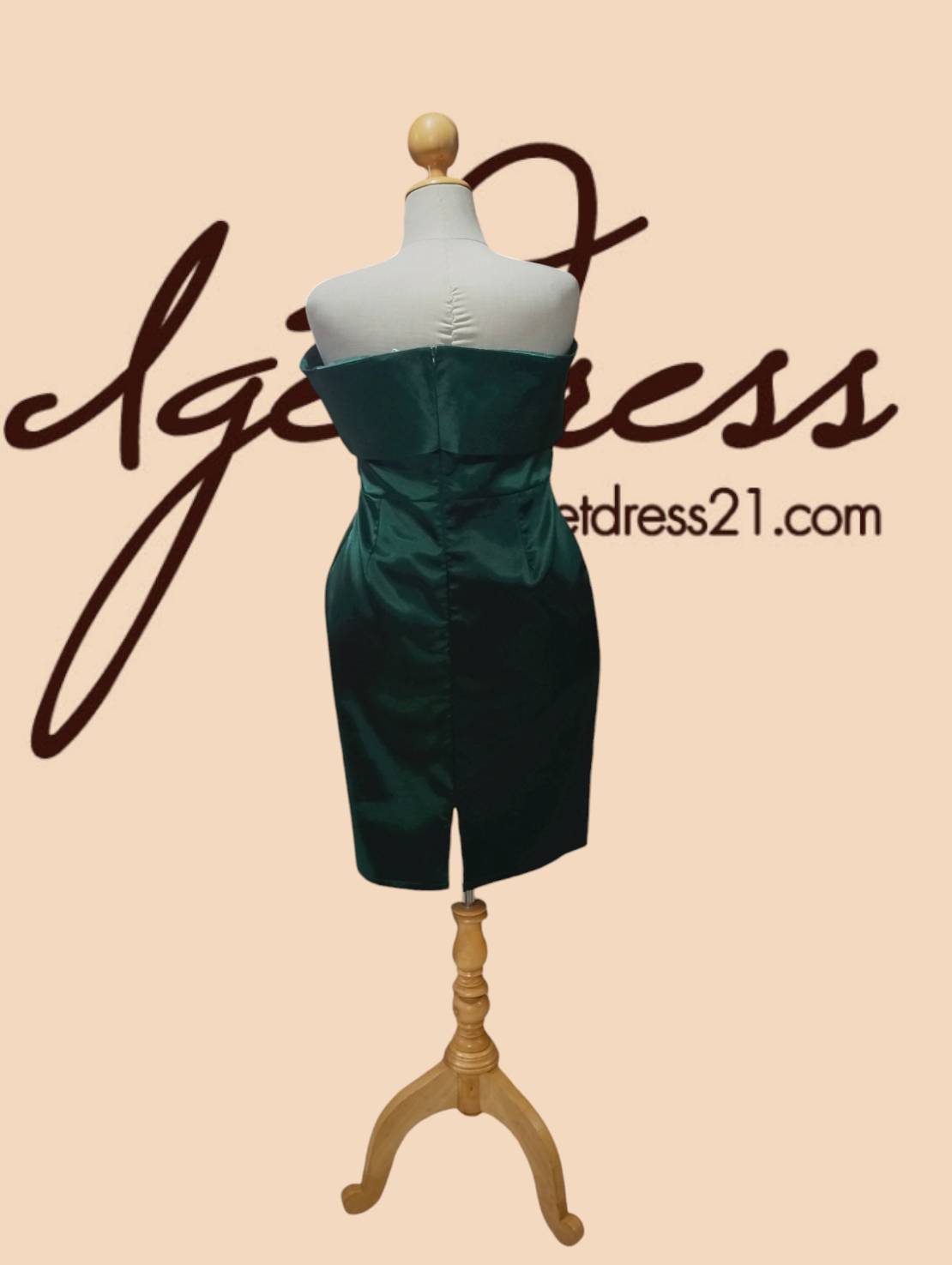 (PRE-LOVED) ชุดราตรีสั้นสีเขียวปาดไหล่อกไขว้ทรงสอบ (2XL)