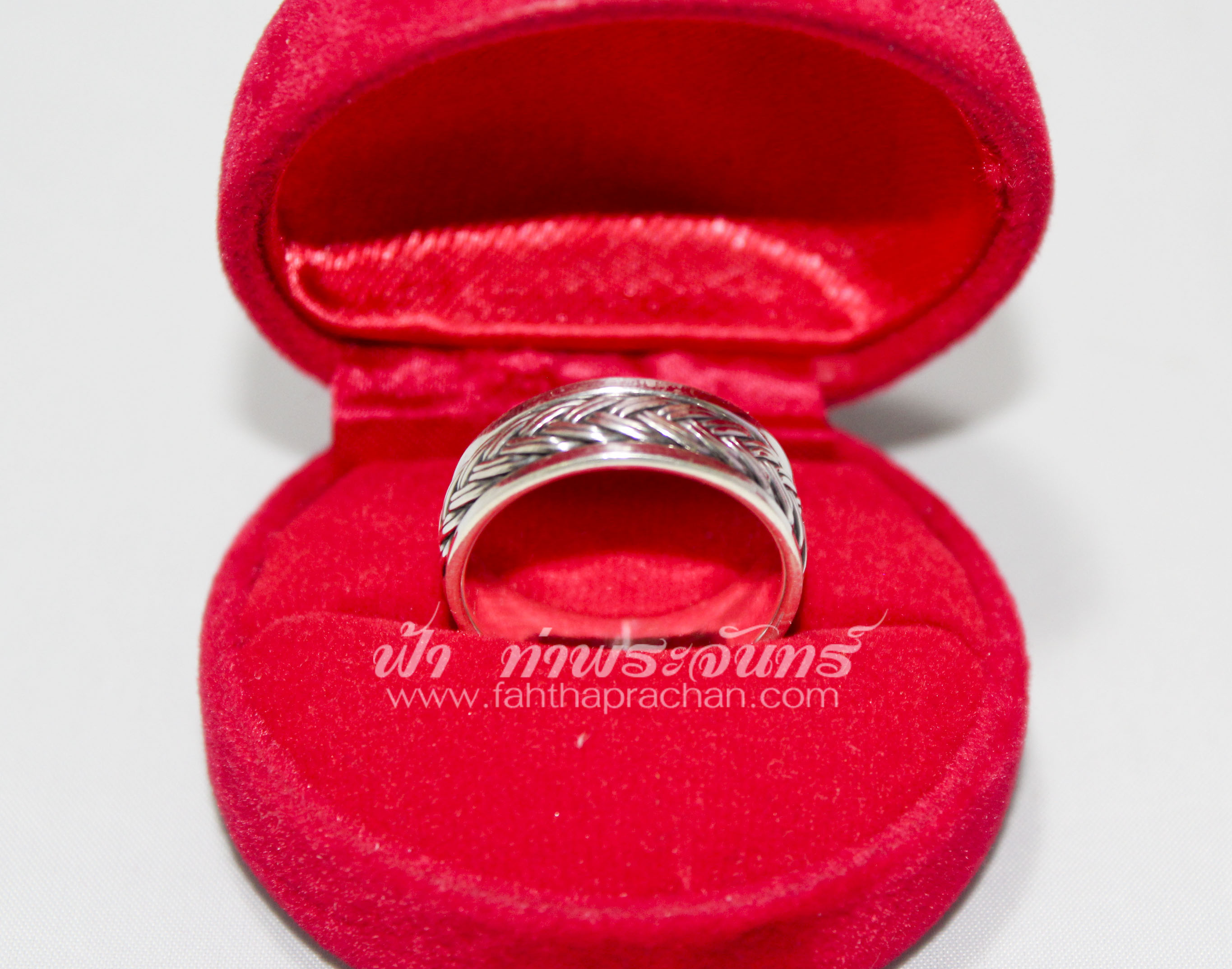 แหวนเงิน ลายเปีย ตรงกลาง