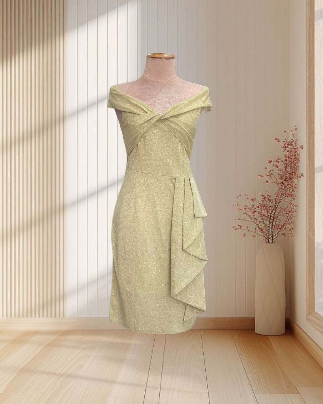 (PRE-LOVED) ราตีสั้นสีทอง ปาดไหล่ กลิตเตอร์ เอวระบาย ไซส์ S