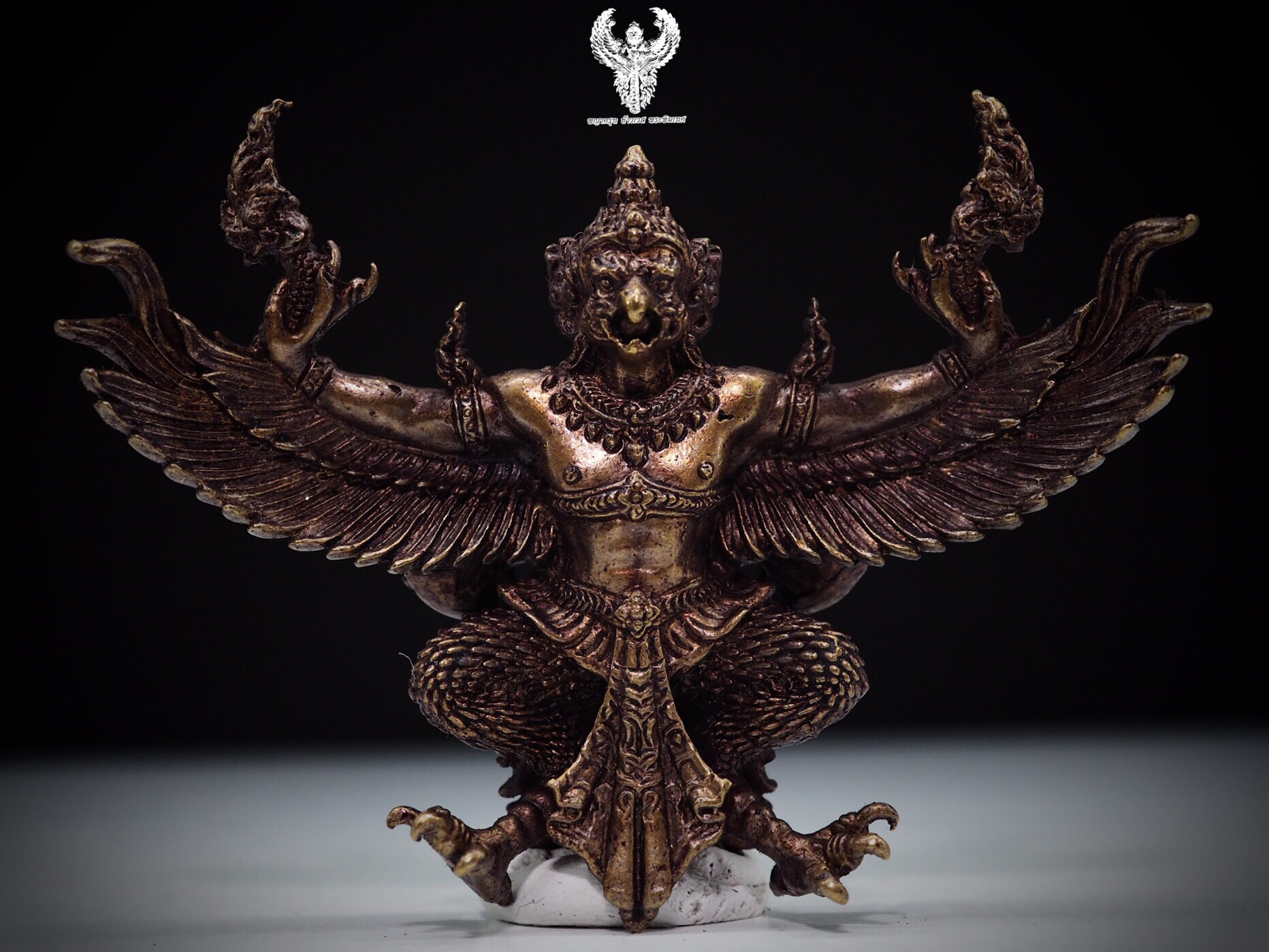 พญาครุฑ รุ่น บังเกิดทรัพย์ วัดครุฑธาราม เนื้อโลหะขันลงหิน รุ่นแรก