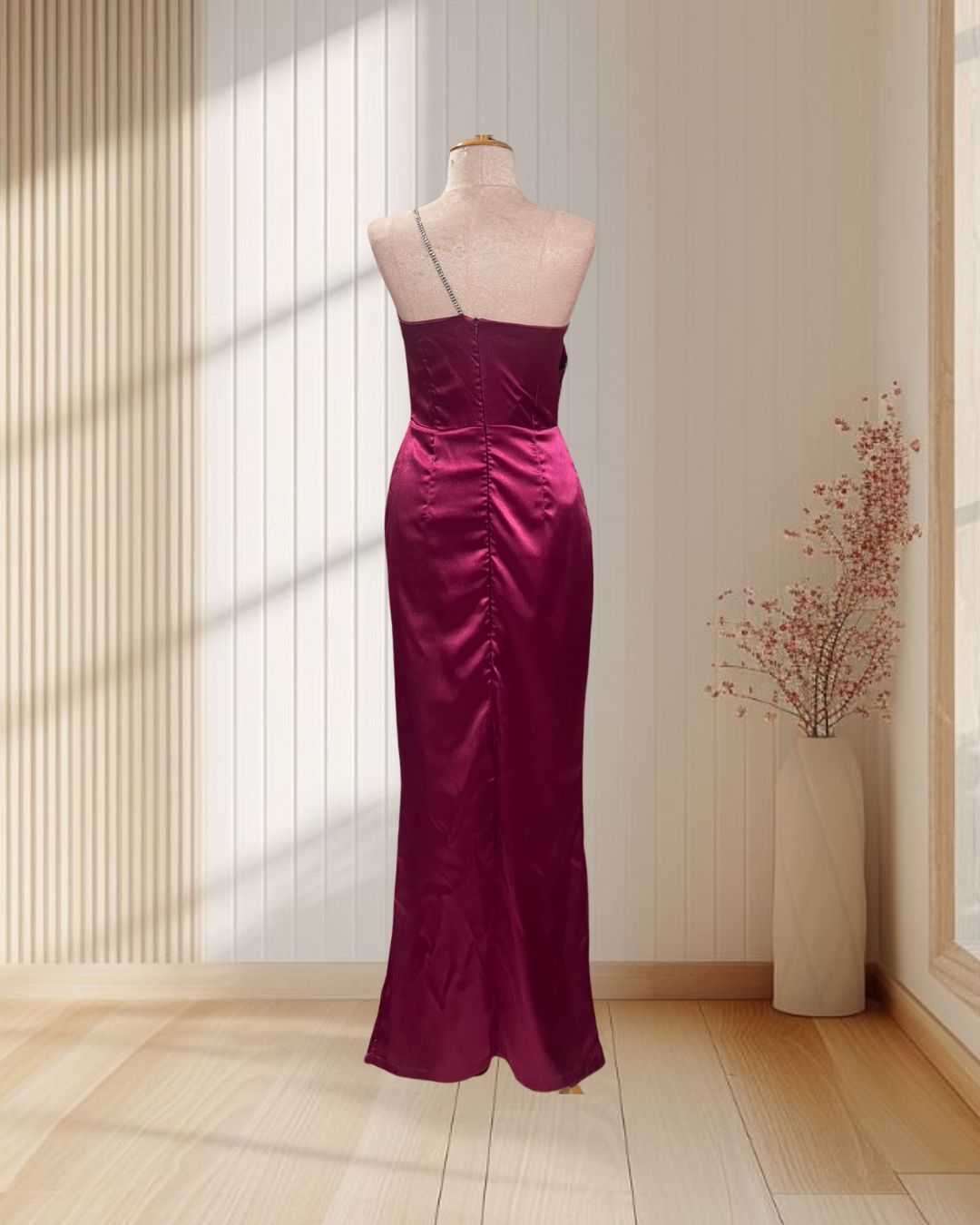 (PRE-LOVED) ราตรียาวสีชมพูอมม่วง สายเดี่ยวเพชร บ่าเฉียง ไซส์ S