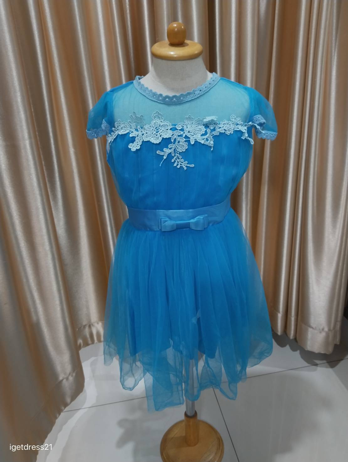 ชุดเด็กผ้ามุ้งสีฟ้ามีแขน