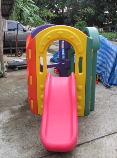 ปีนป่ายกระดานลื่น