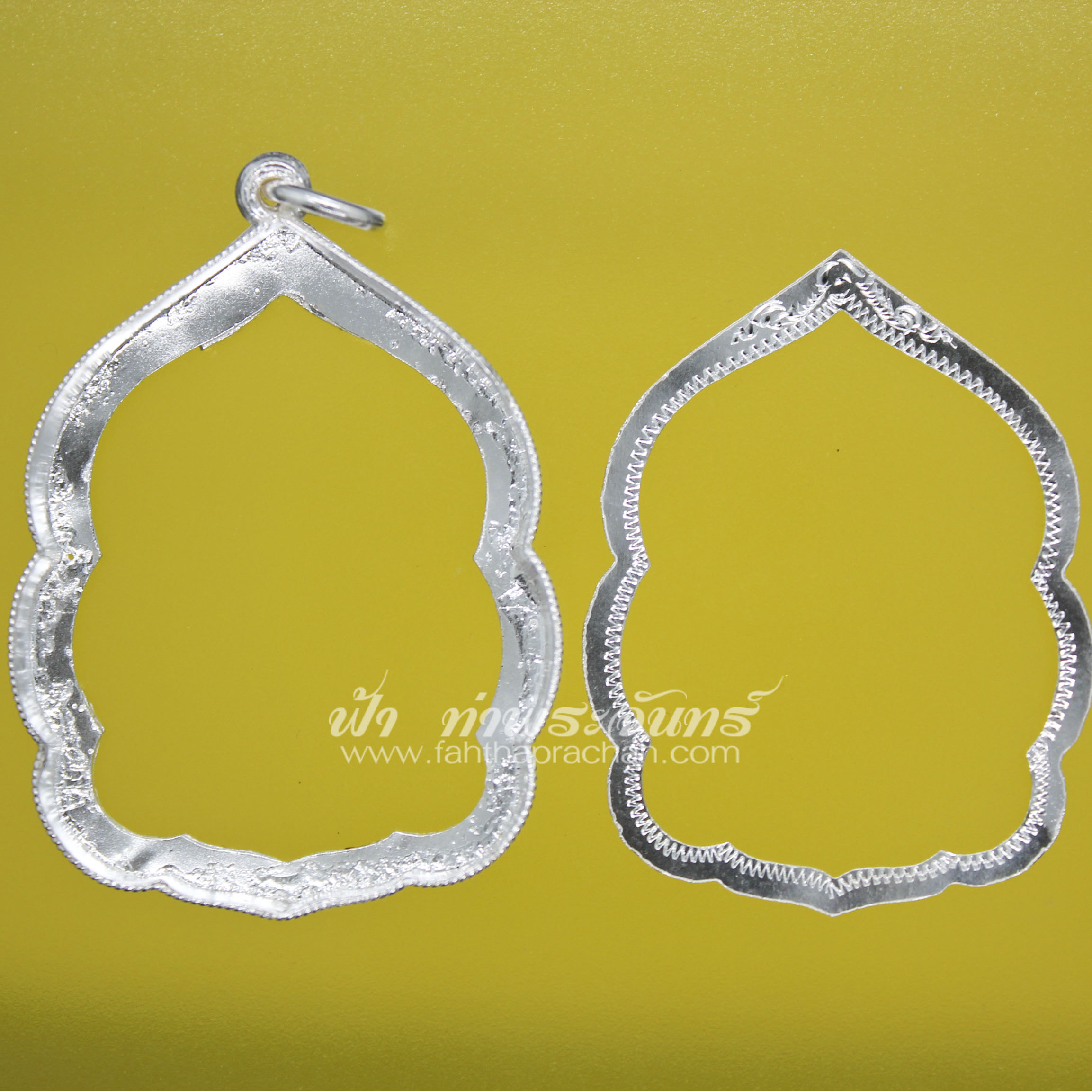 เลี่ยมจับของเหรียญนั่งพานพ่อรวย เงินลงยา