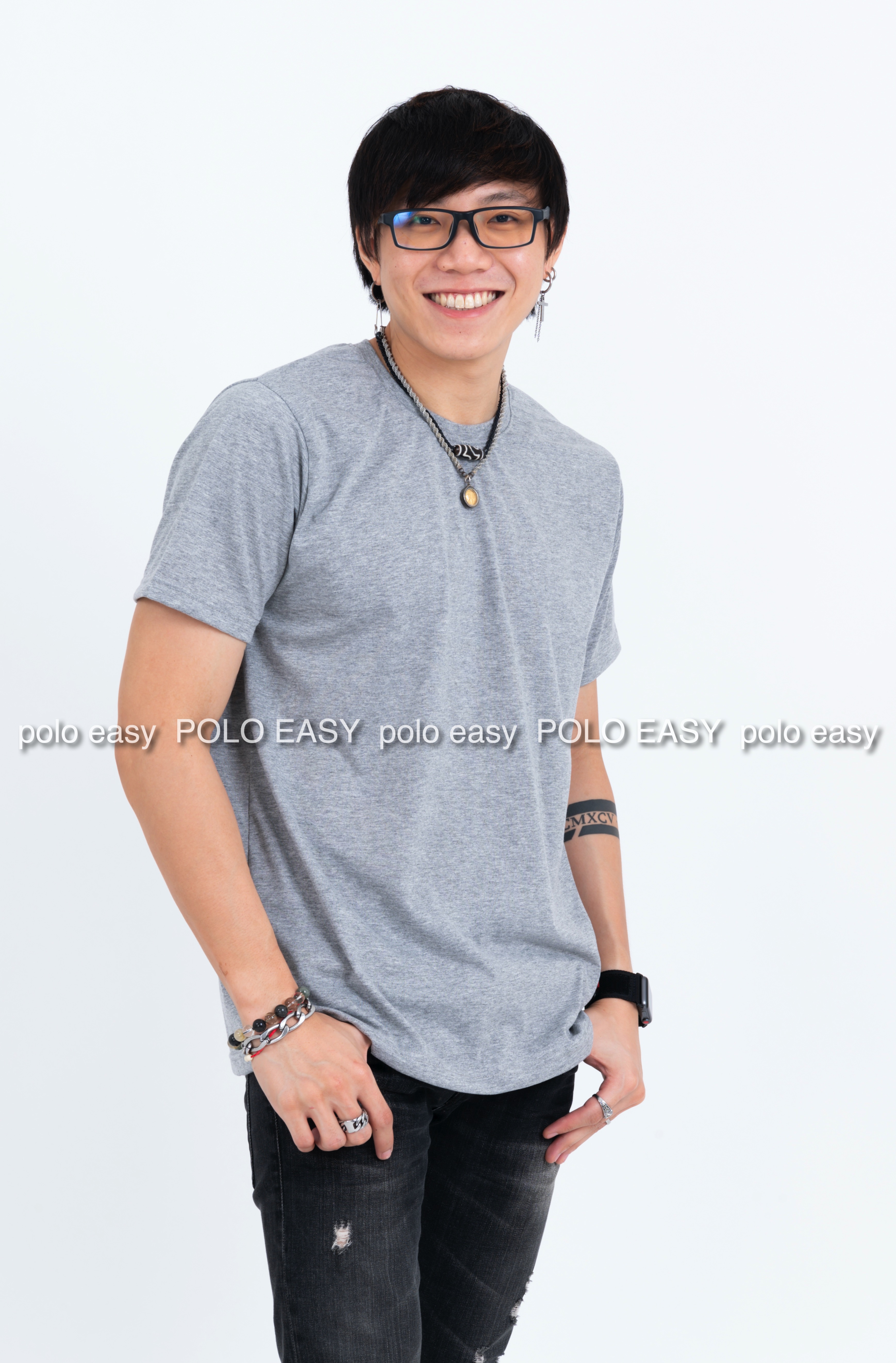 L เสื้อยืด สีเทาท็อปดาย คอกลม แขนสั้น Size L