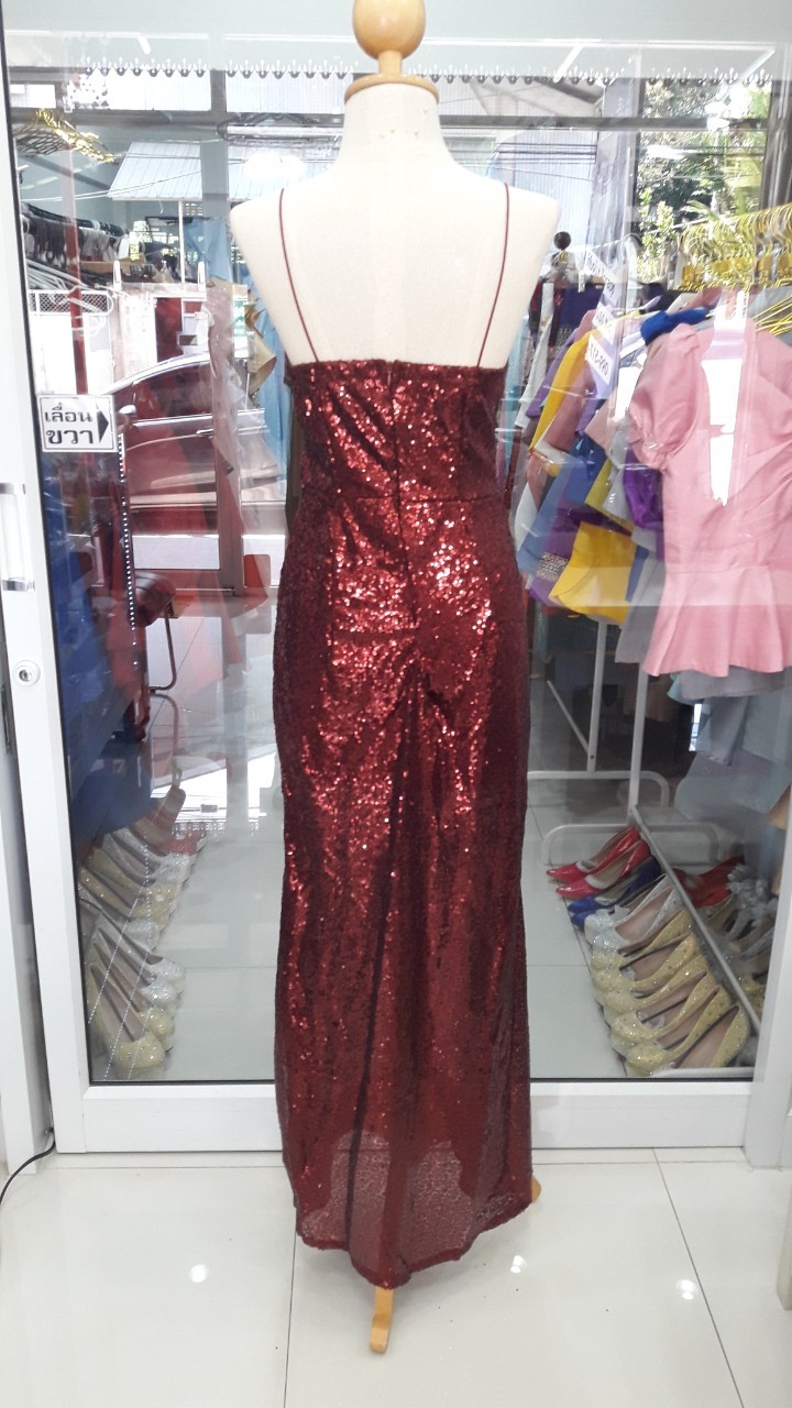 (PRE-LOVED) ยาวแดงสายเดี่ยวเลื่อม (M)
