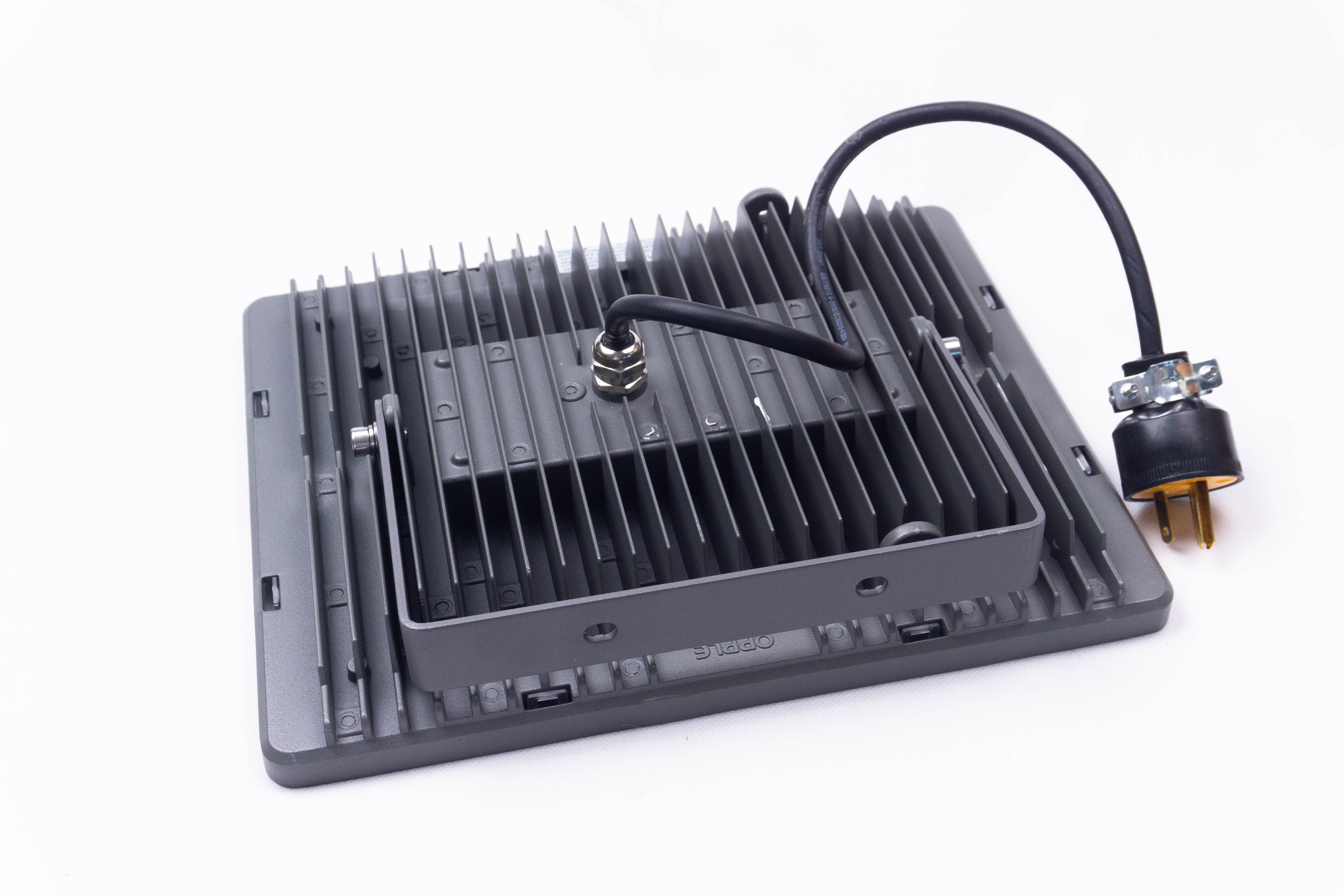 ***ยกเลิกจำหน่าย สินค้าไม่ผลิต*** ไฟสตูดิโอสำหรับถ่ายหน้าซุ้ม(backdrop) Opple Flood Light LED 100W ของแท้ รับประกัน 2 ปี ราคาถูก