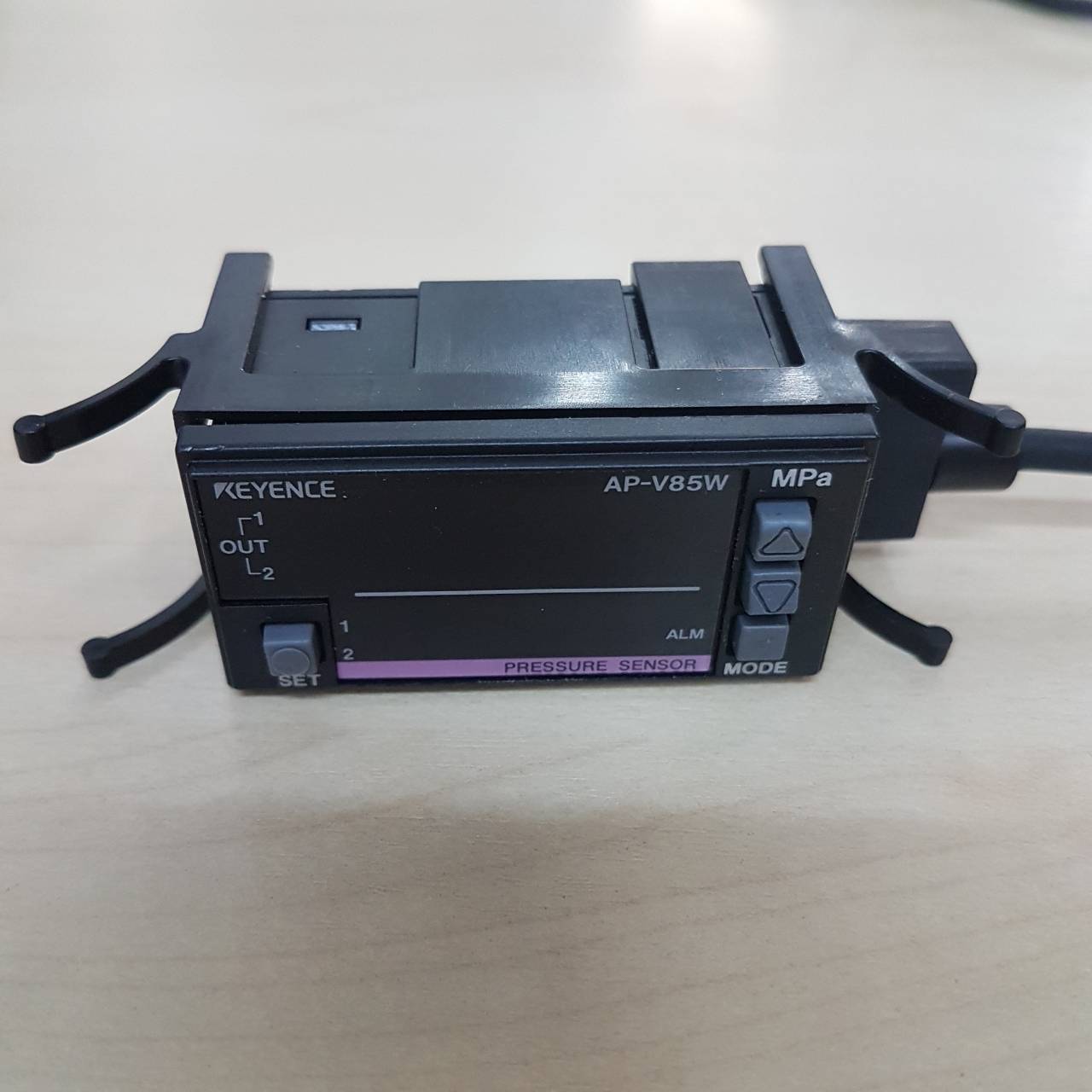 Pressure Keyence รุ่น AP-V85W, NPN, Analog out 4-20mA