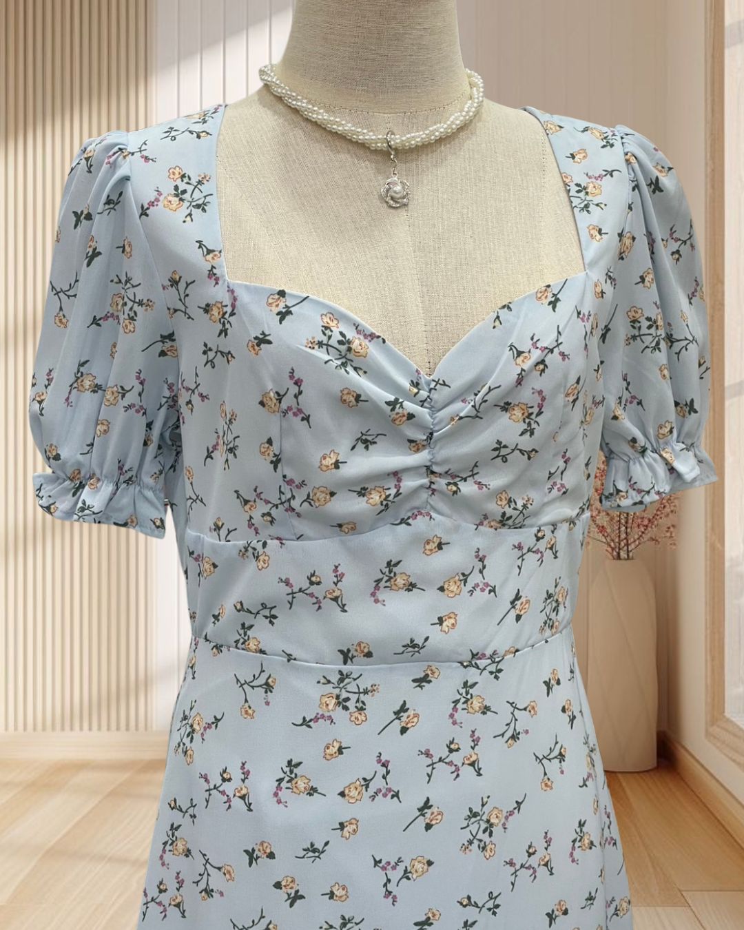 (PRE-LOVED) เดรสยาว3ส่วนสีฟ้า แขนตุ๊กตา ลายดอกไม้ ไซส์ M