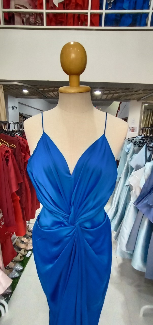 (PRE-LOVED) ราตรียาวสีน้ำเงินสายเดี่ยวขยุ้มเอว (M)