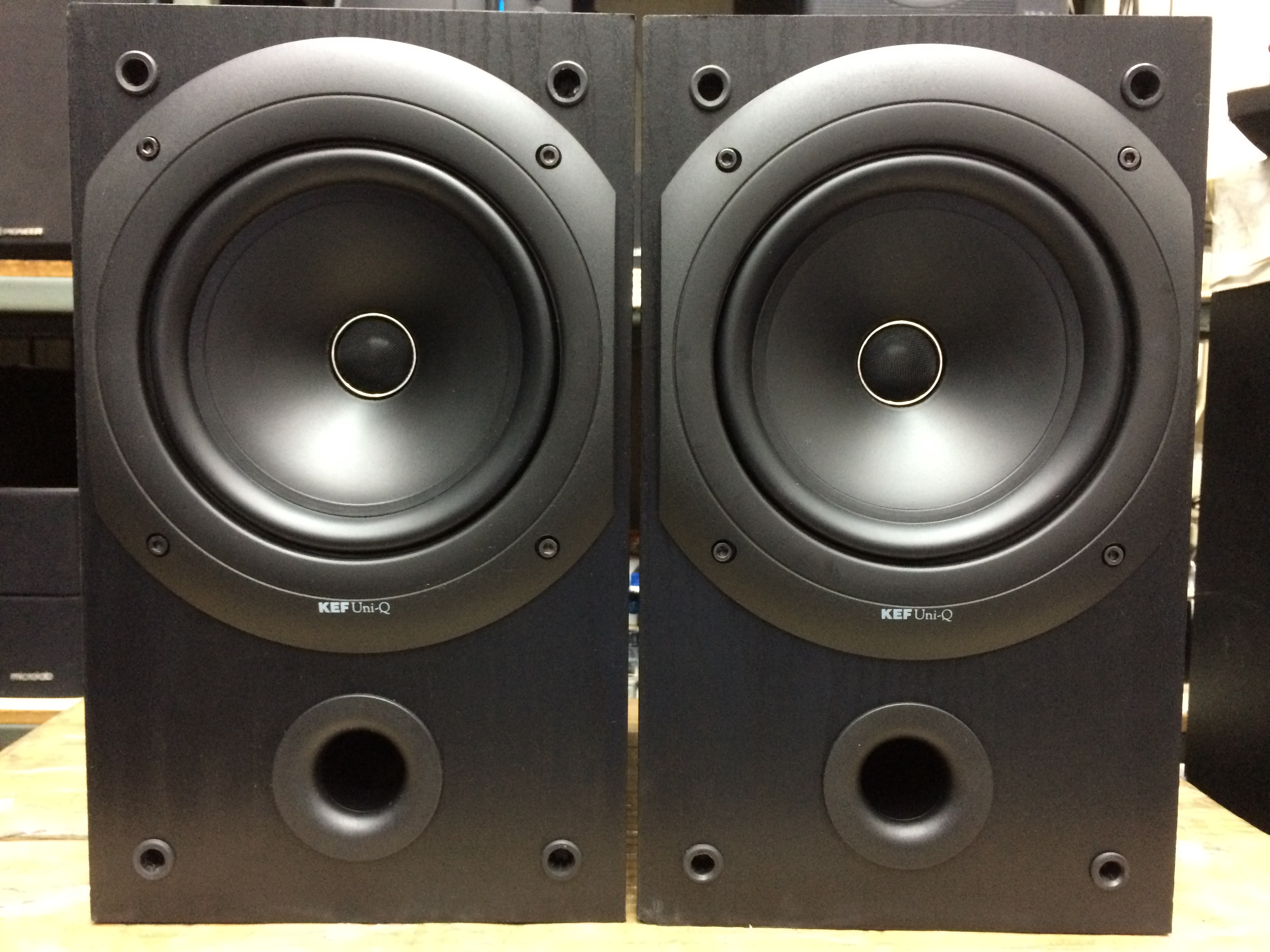 ลำโพงวางหิ้ง KEF Q10 SP3168