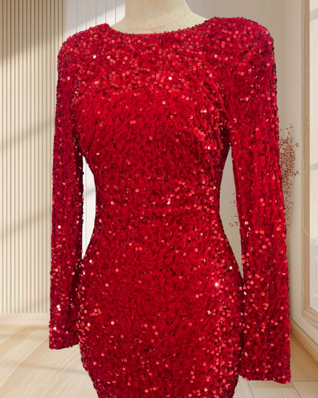 (PRE-LOVED)ราตรีสั้นสีแดง แขนยาวเว้าหลัง งานปักเลื่อมทั้งตัว ไซส์ XS