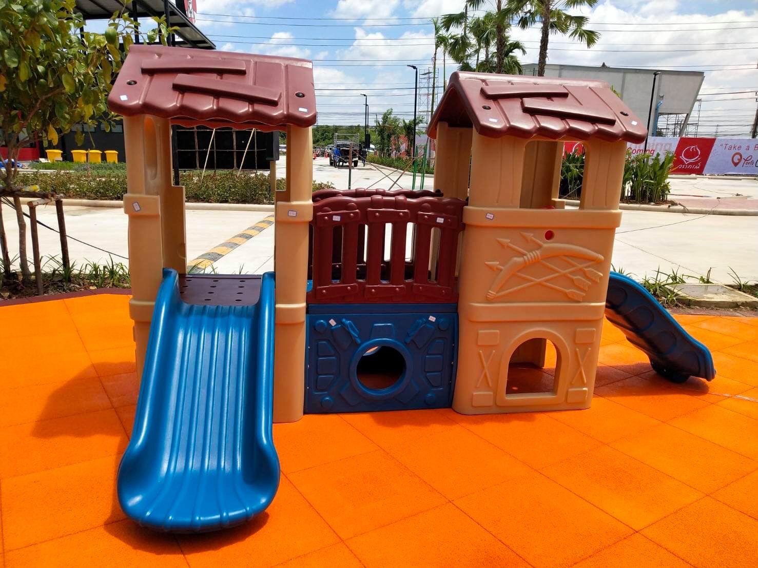 บ้านป้อมสไลด์สองราง บ้านน้อยพร้อมสไลด์สองรางและปีนป่าย