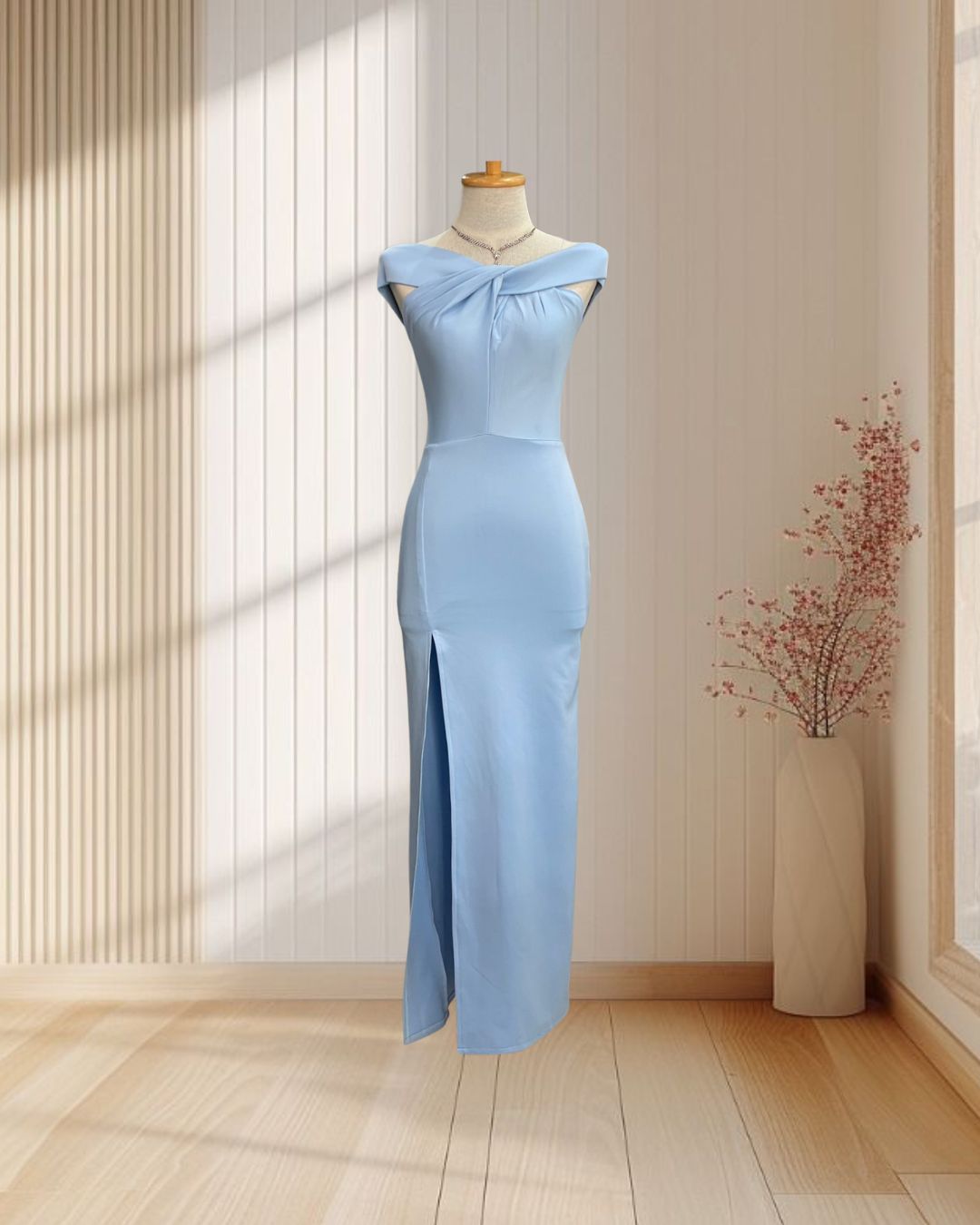ราตรียาวสีฟ้า ปาดไหล่ สายไขว้หน้า ผ้ารัดรูป ไซส์ S