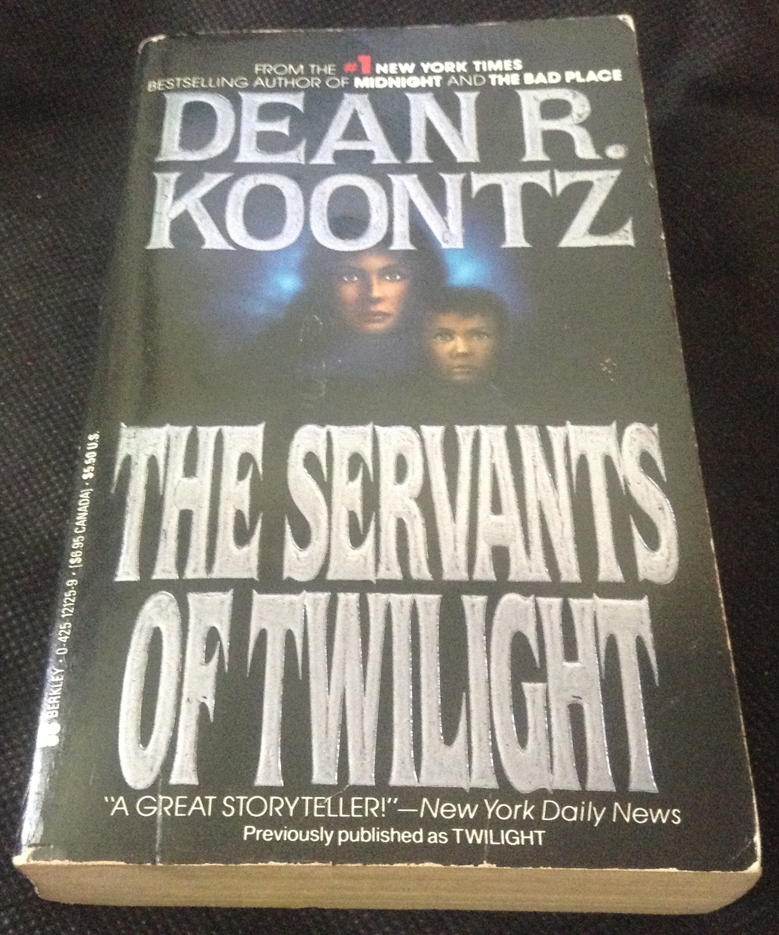 The Servants of Twilight by Dean Koontz ราคา 150