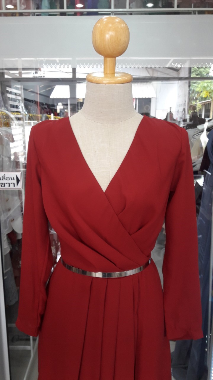 (PRE-LOVED) ราตรียาวสีแดงไวน์แขนยาว (S)