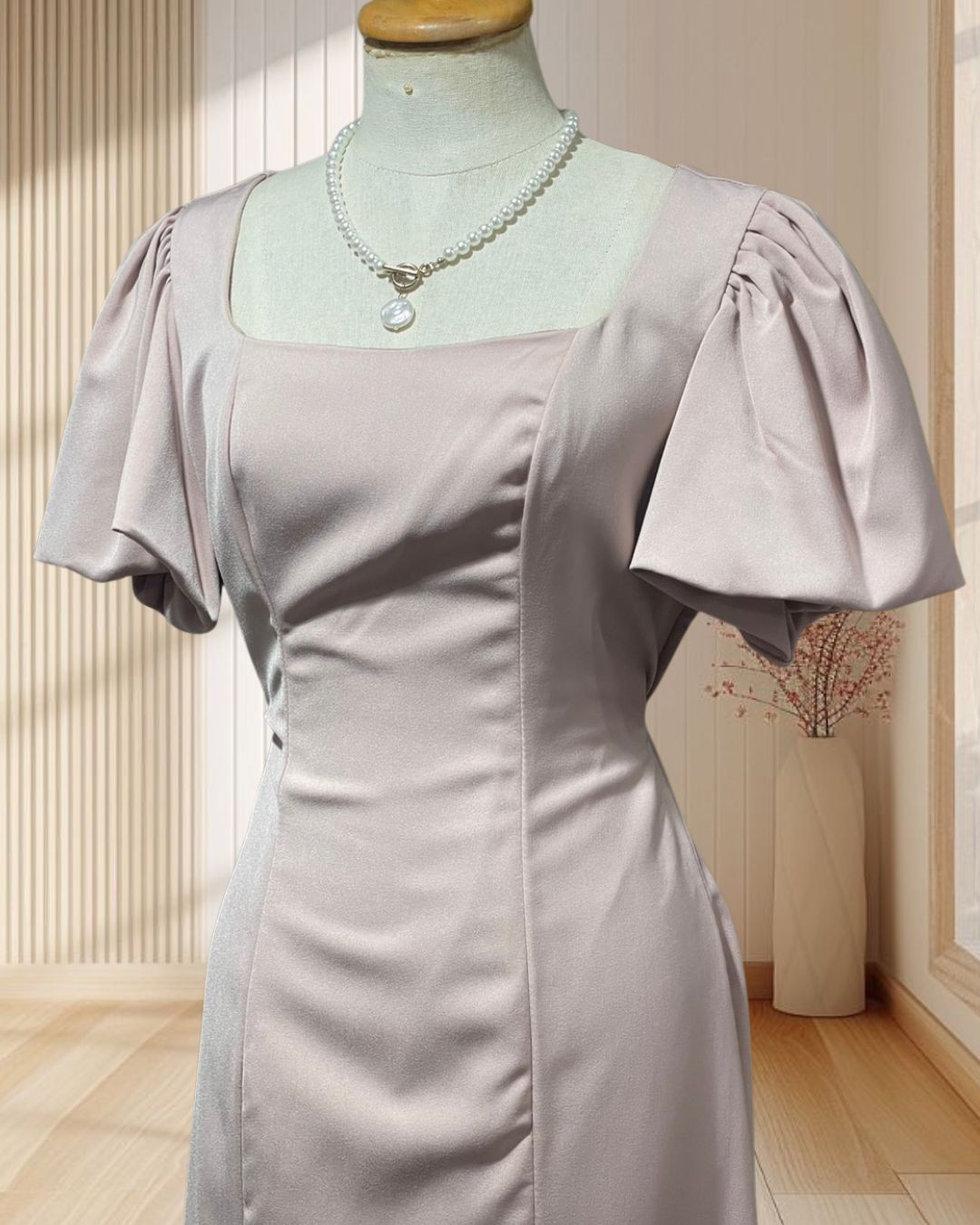 (PRE-LOVED) ราตรีสั้นสีโอวัลตินคอกว้างแขนตุ๊กตากป.ผ่าข้างผ้าฮานาโกะ XL