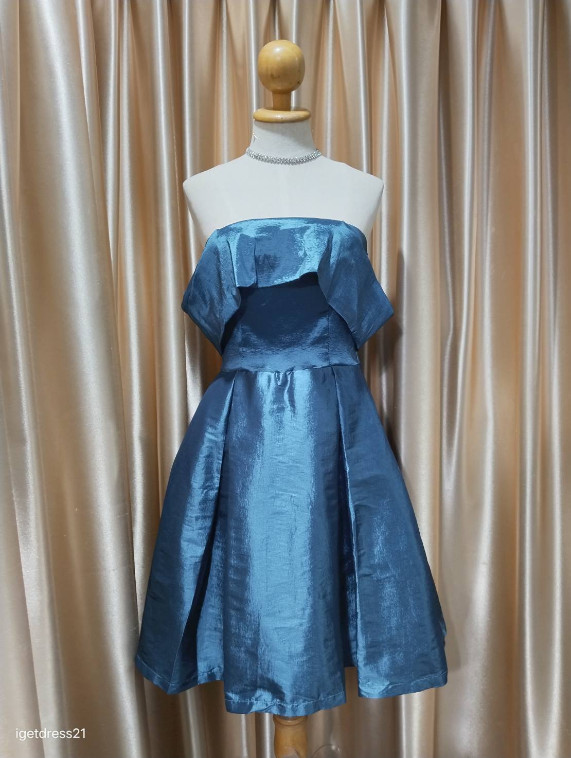 (PRE-LOVED) ชุดราตรีสั้นสายเดี่ยวปาดไหล่สีฟ้า S